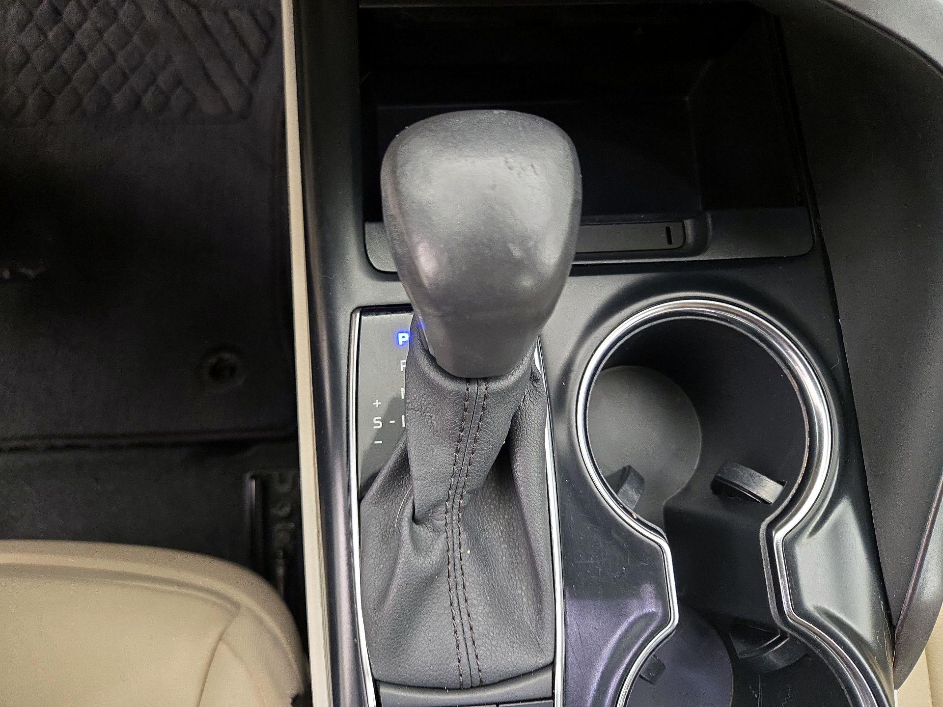 Thumbnail: 2020 Toyota Camry - 17