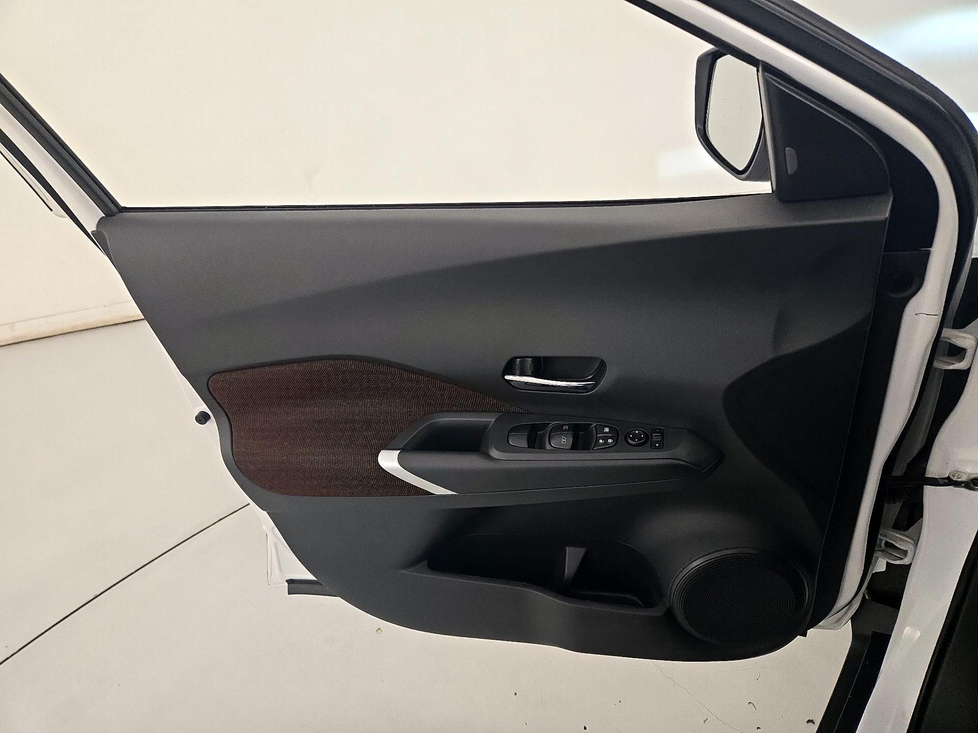 Thumbnail: 2023 Nissan Kicks - 12