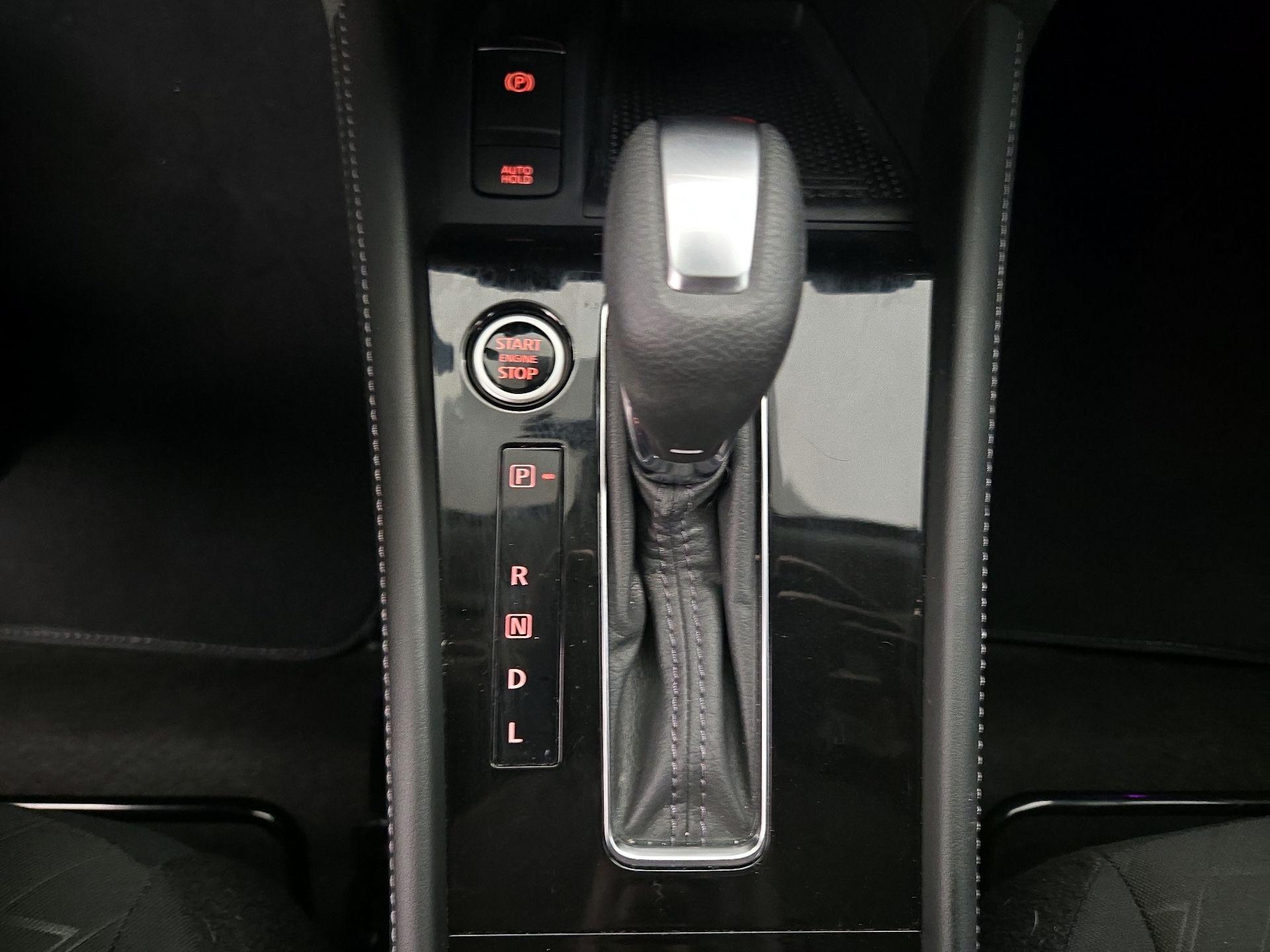 Thumbnail: 2023 Nissan Kicks - 16