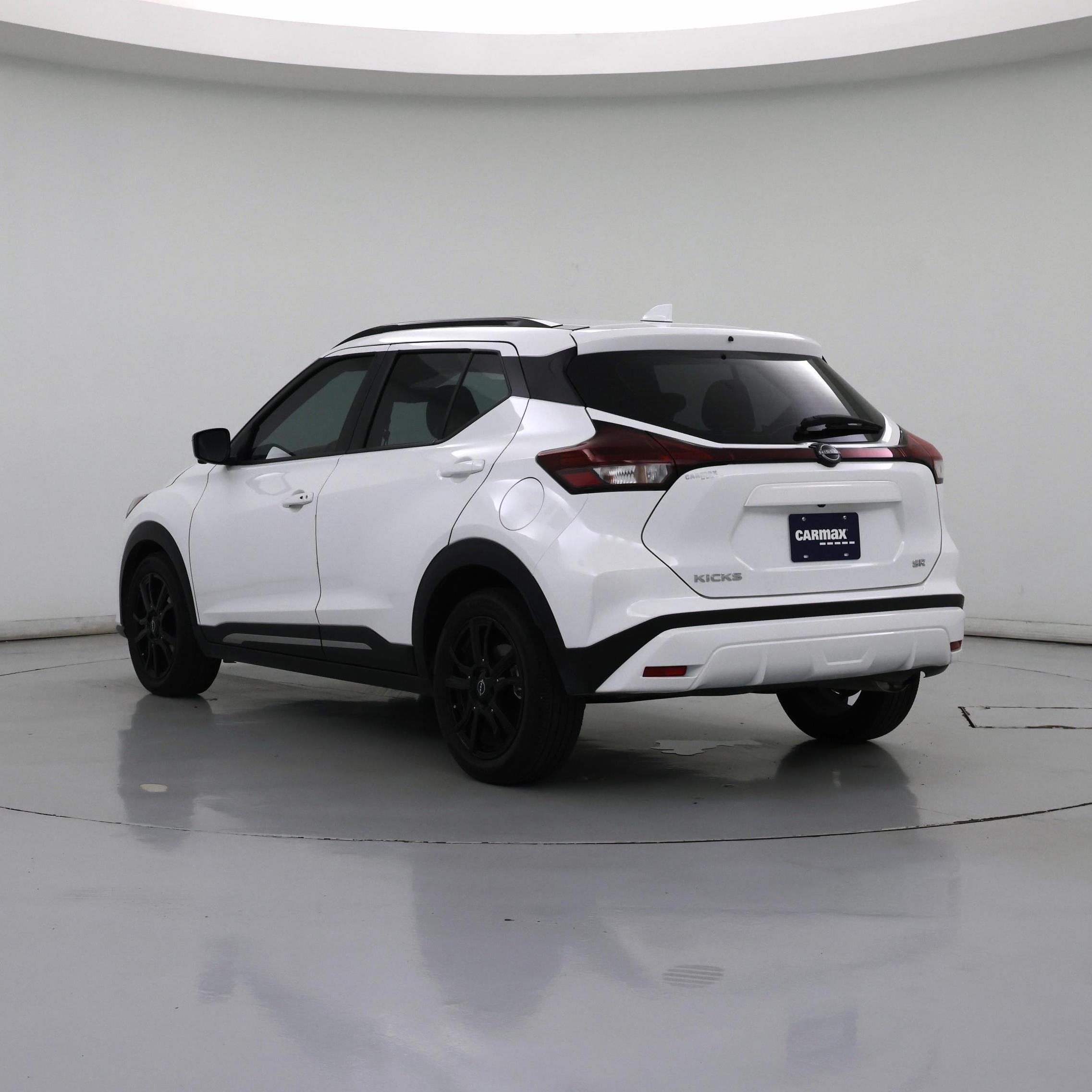 Thumbnail: 2023 Nissan Kicks - 2