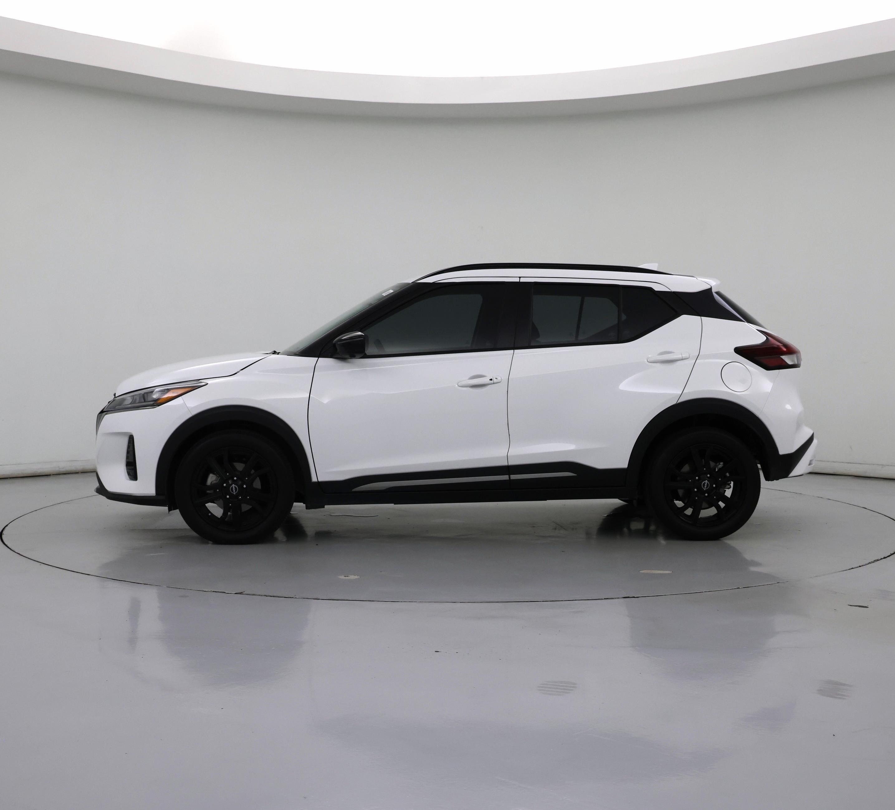 Thumbnail: 2023 Nissan Kicks - 3