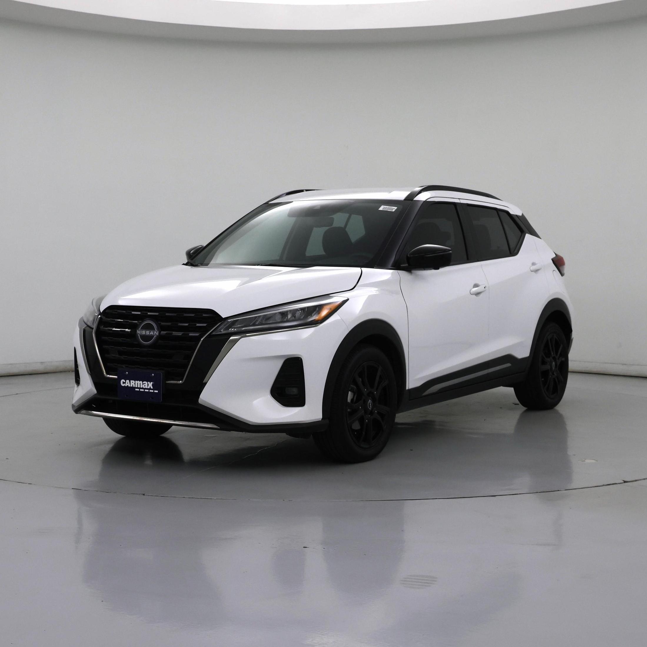 Thumbnail: 2023 Nissan Kicks - 4