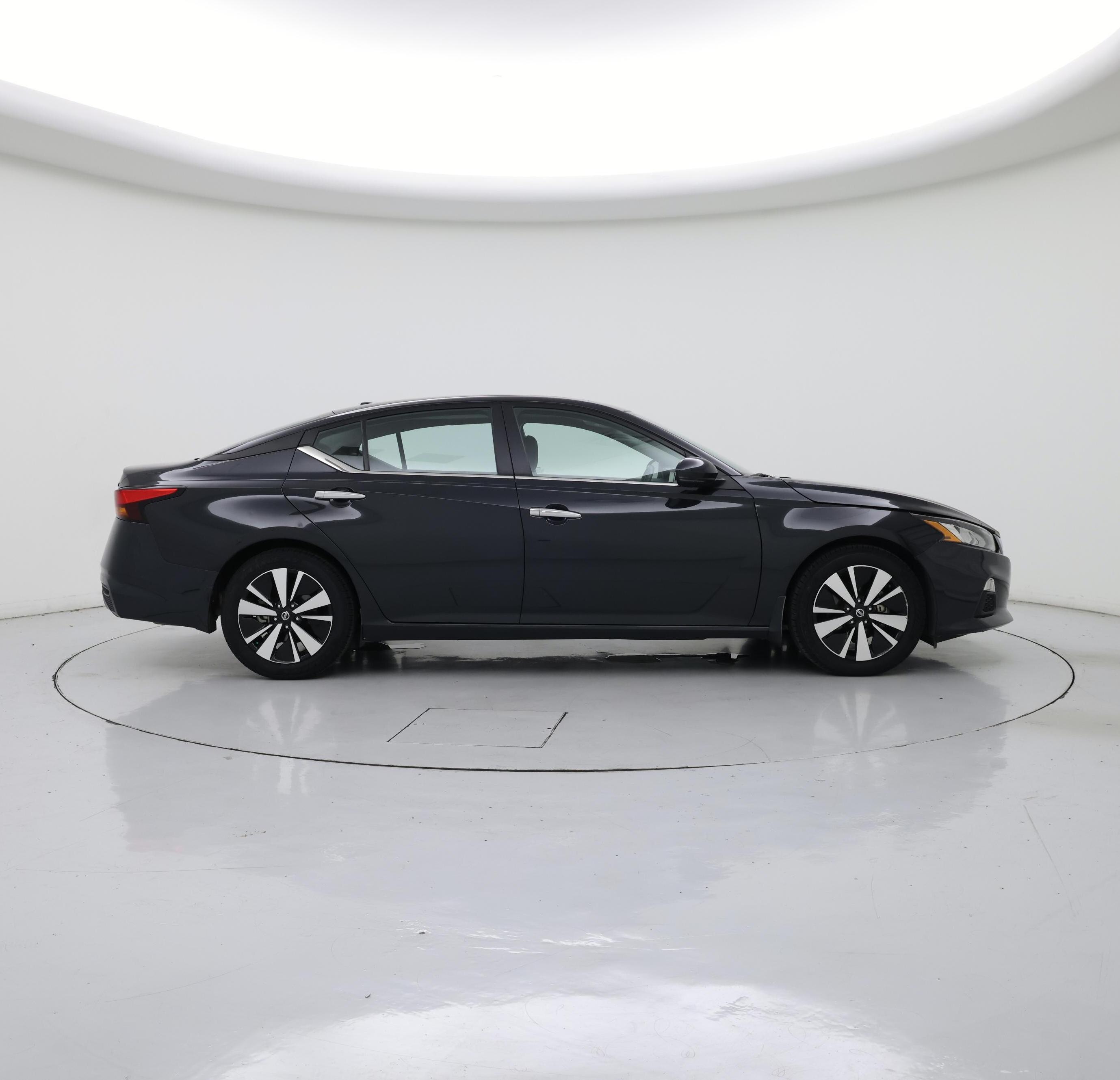 Thumbnail: 2022 Nissan Altima - 7