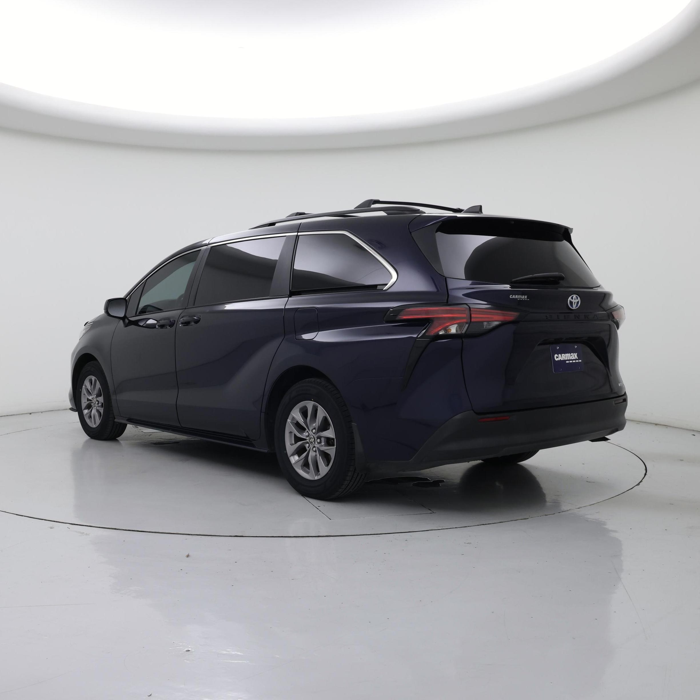 Thumbnail: 2022 Toyota Sienna - 2