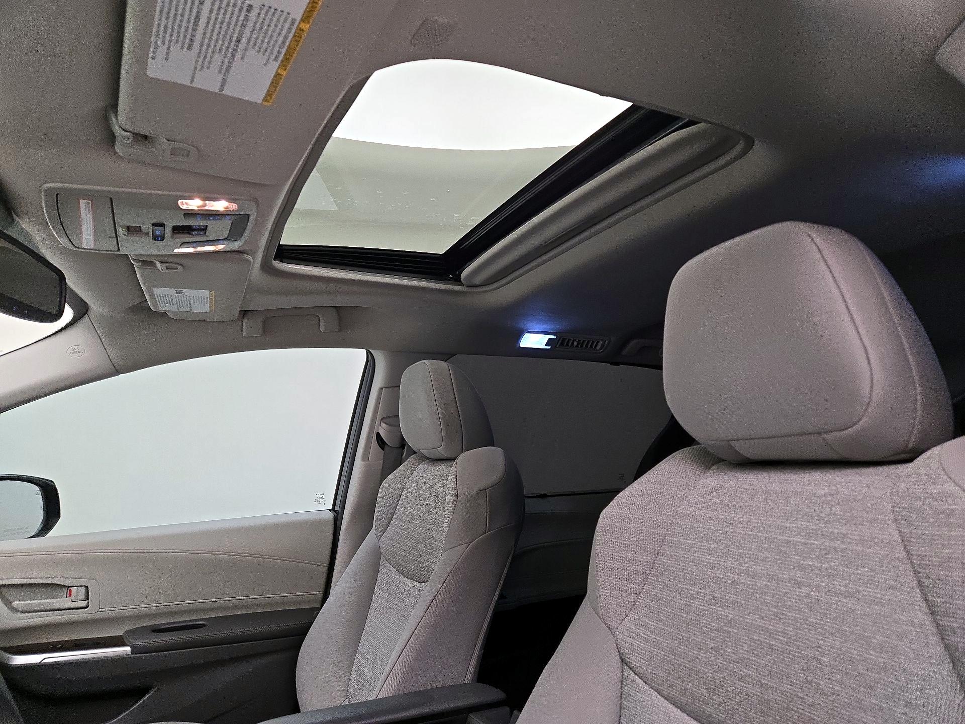 Thumbnail: 2022 Toyota Sienna - 19