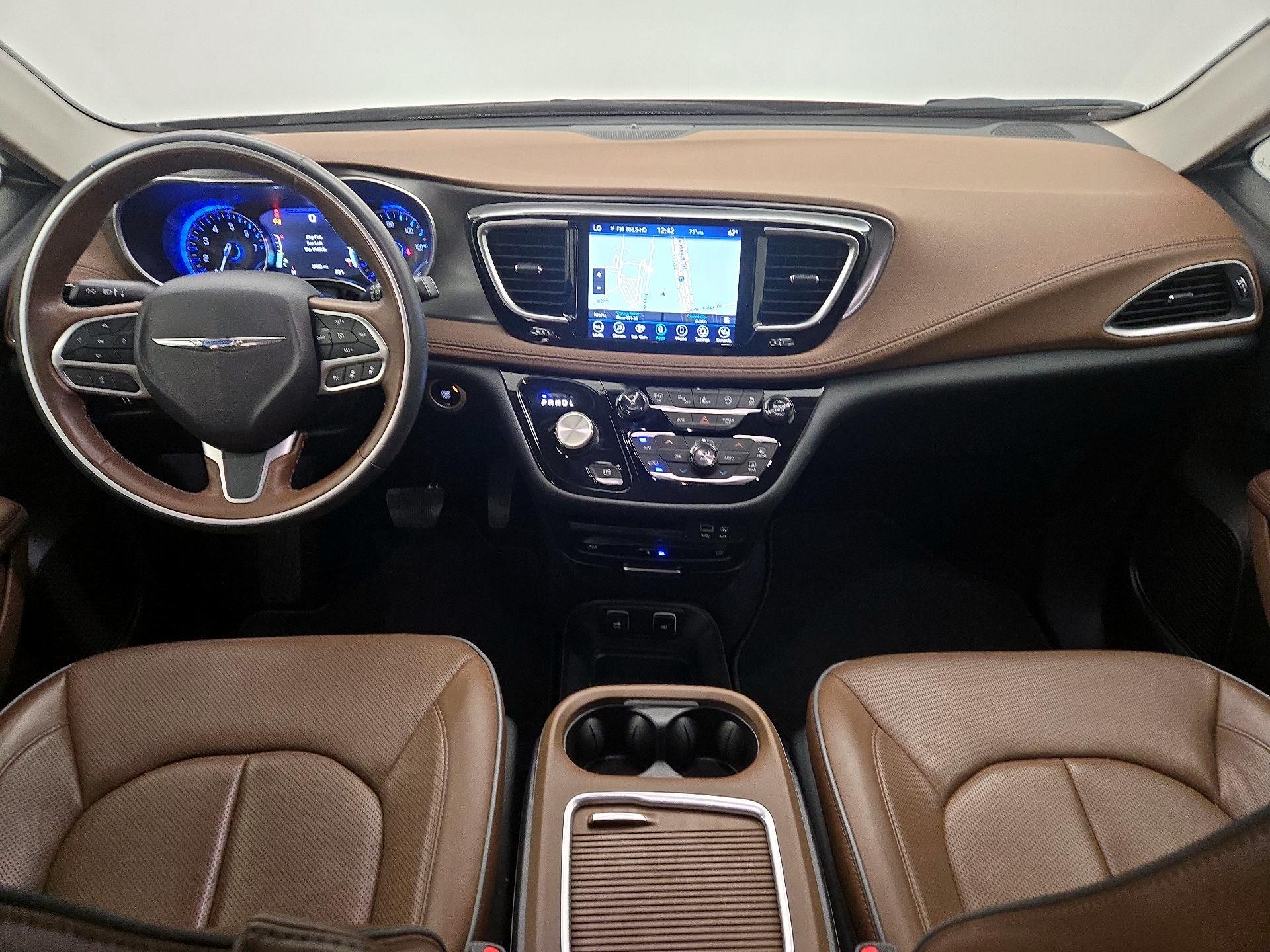 Thumbnail: 2019 Chrysler Pacifica - 9