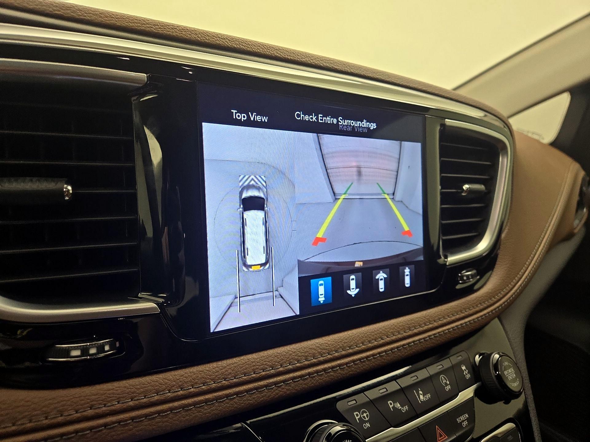 Thumbnail: 2019 Chrysler Pacifica - 15