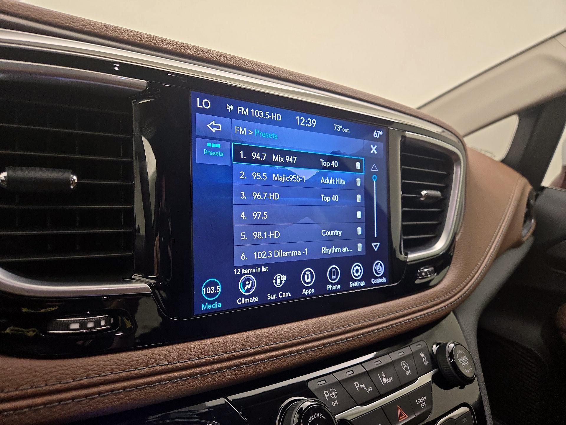 Thumbnail: 2019 Chrysler Pacifica - 16