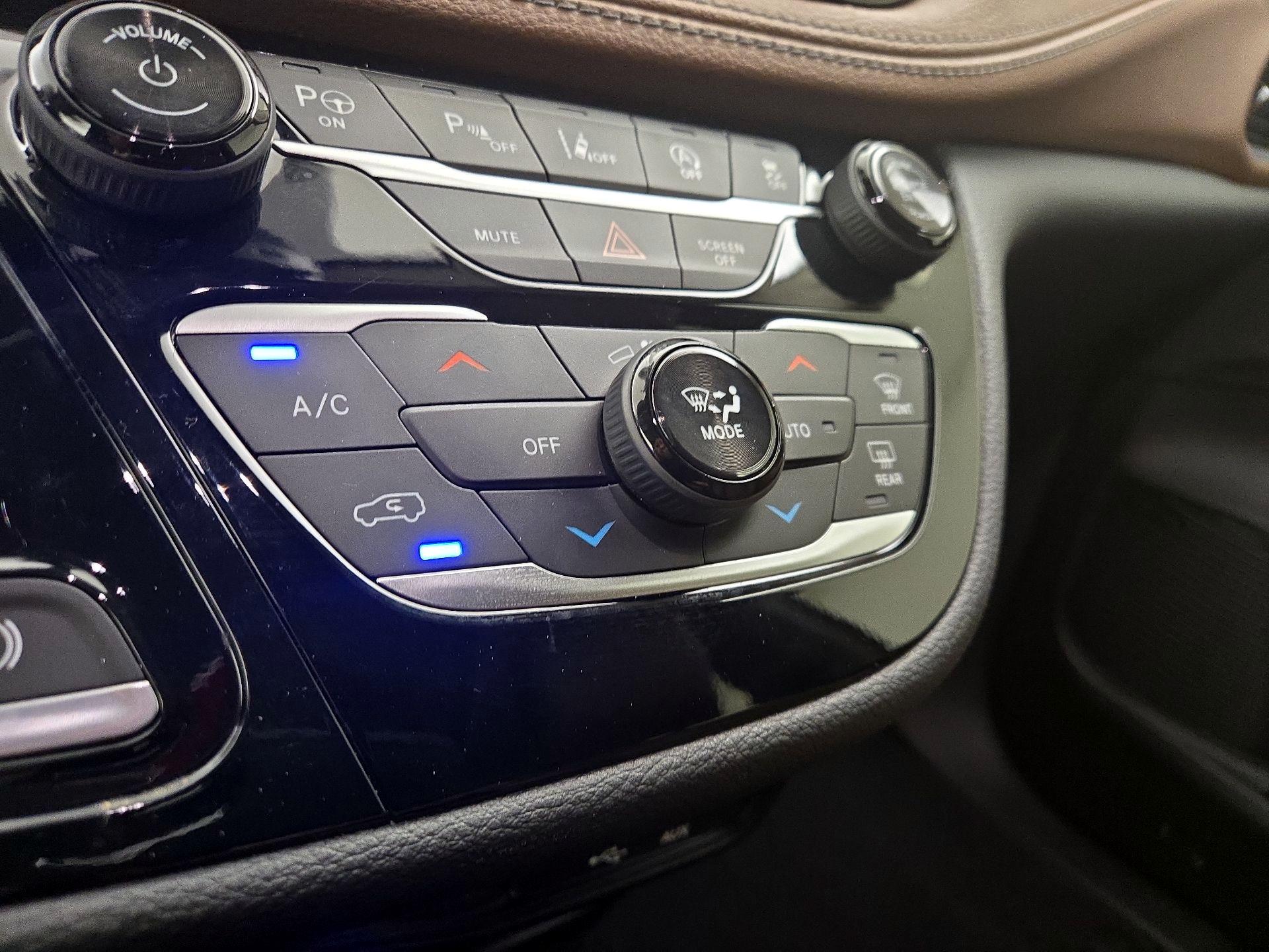 Thumbnail: 2019 Chrysler Pacifica - 17