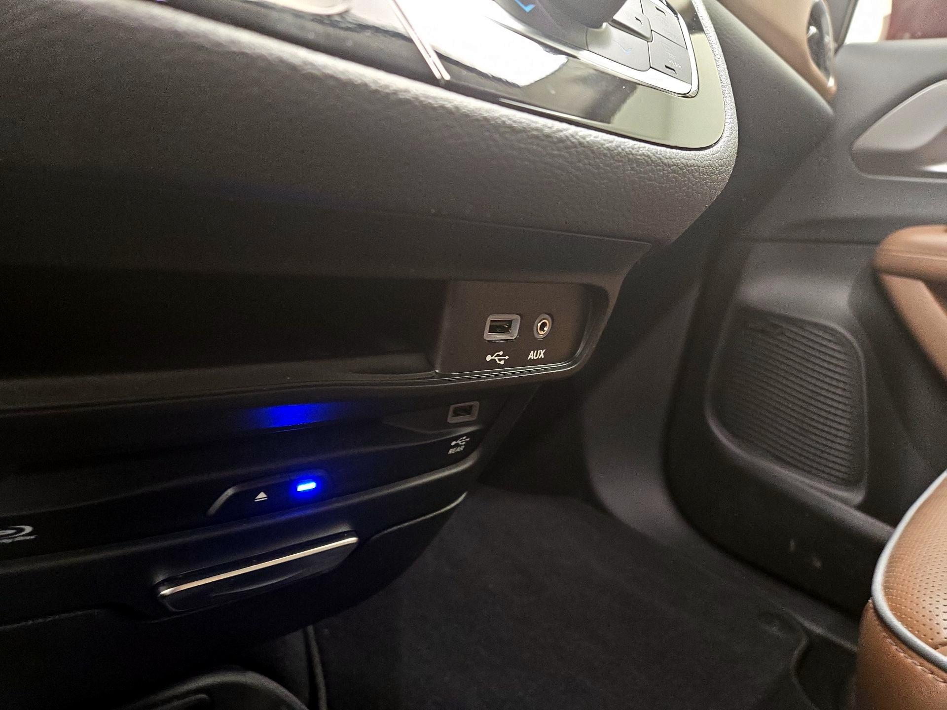 Thumbnail: 2019 Chrysler Pacifica - 19