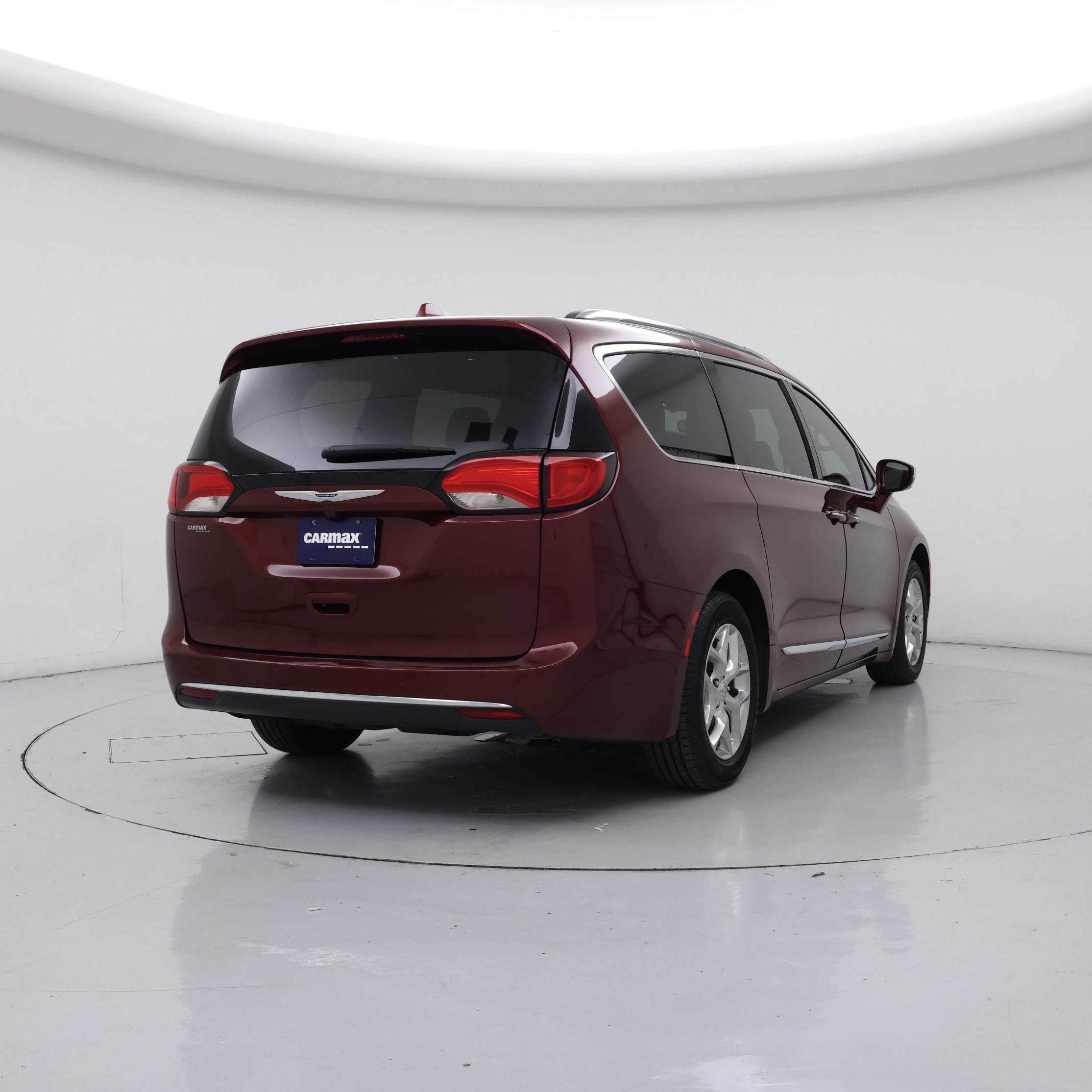 Thumbnail: 2019 Chrysler Pacifica - 8