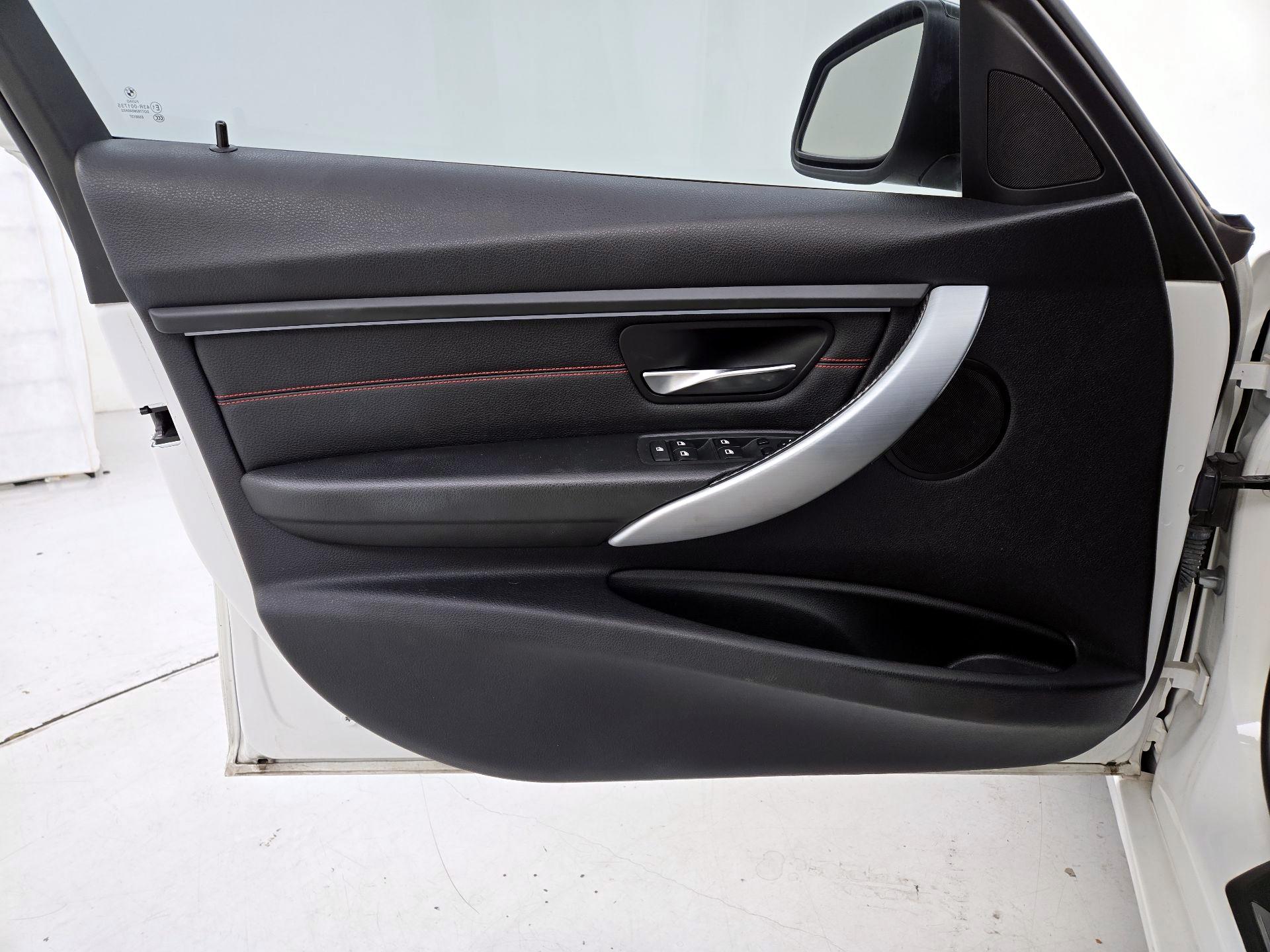 Thumbnail: 2014 BMW 3 Series - 12