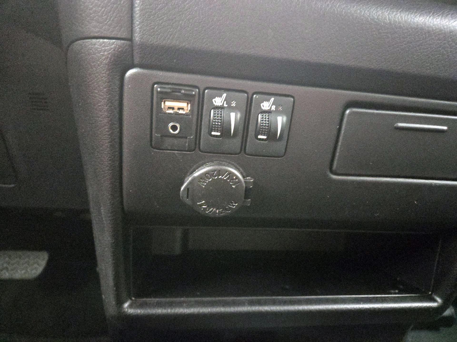 Thumbnail: 2017 Toyota Sienna - 18