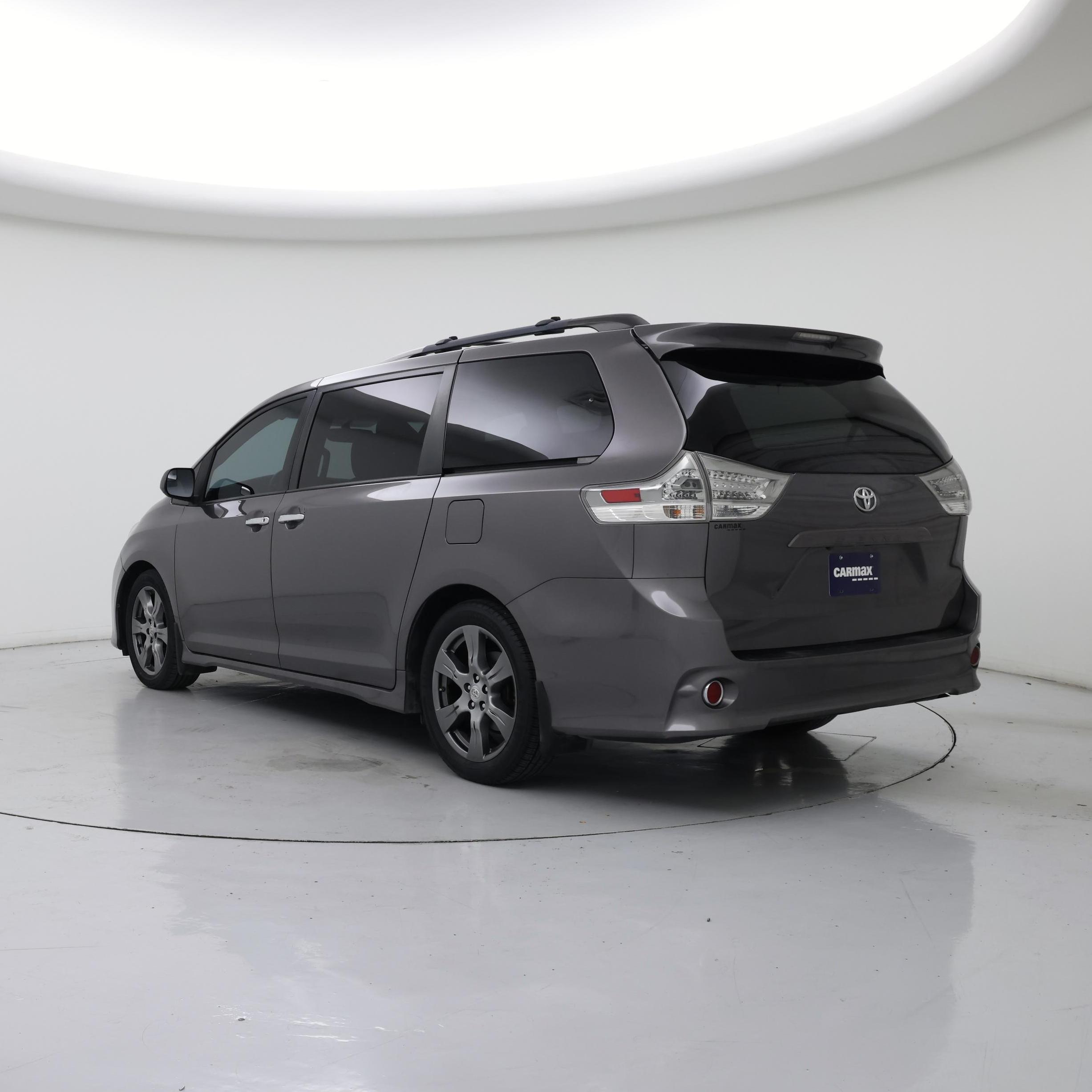 Thumbnail: 2017 Toyota Sienna - 2