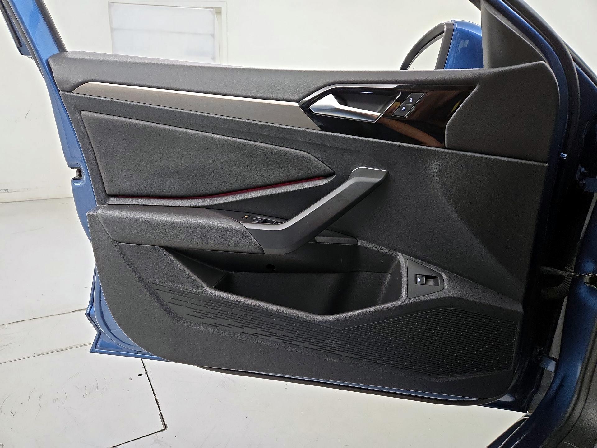 Thumbnail: 2020 Volkswagen Jetta - 12