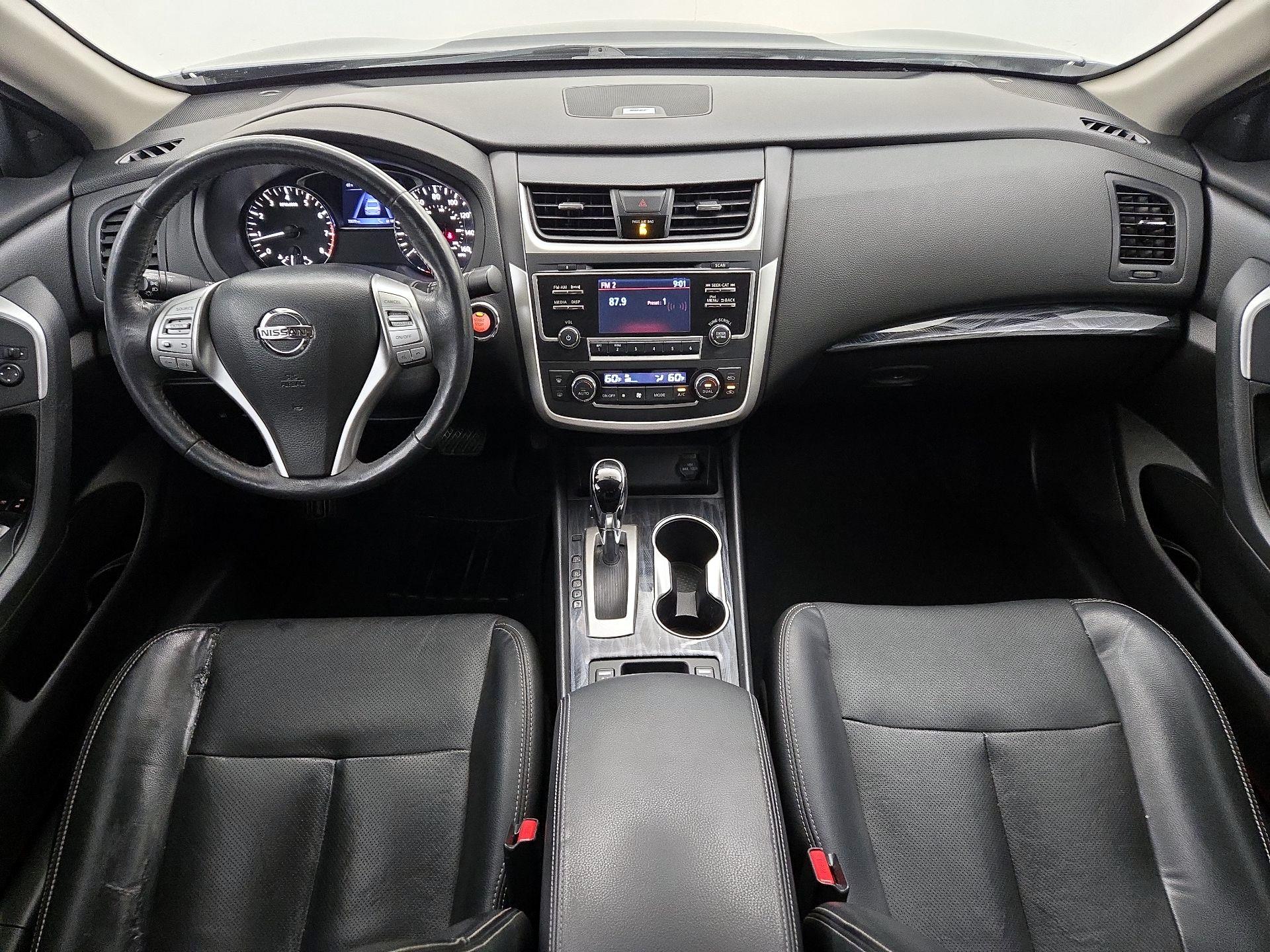 Thumbnail: 2017 Nissan Altima - 9