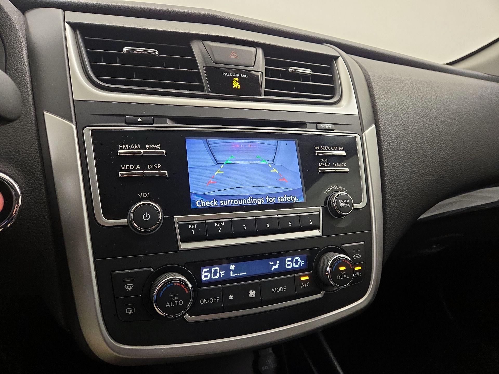 Thumbnail: 2017 Nissan Altima - 14