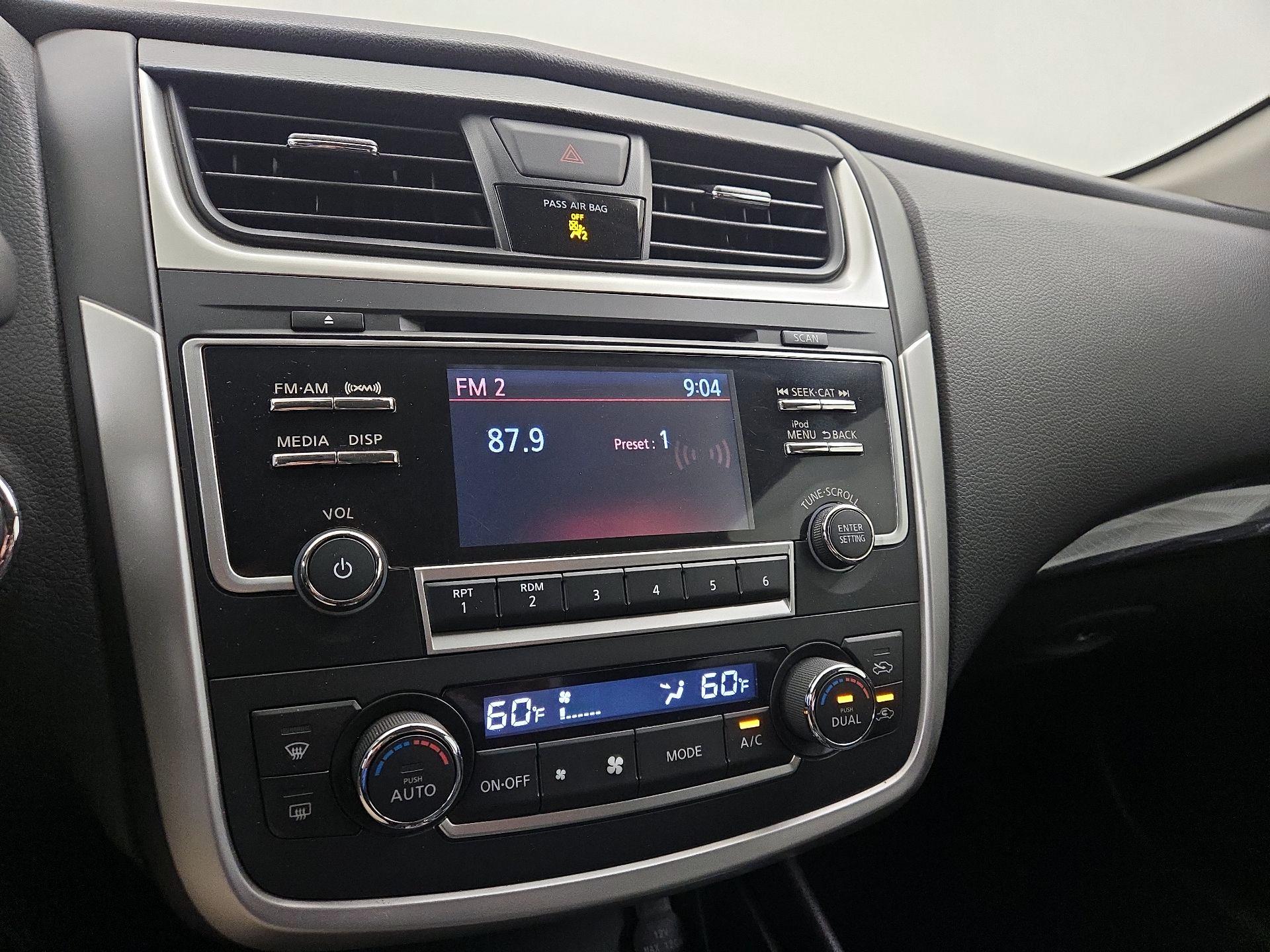 Thumbnail: 2017 Nissan Altima - 15