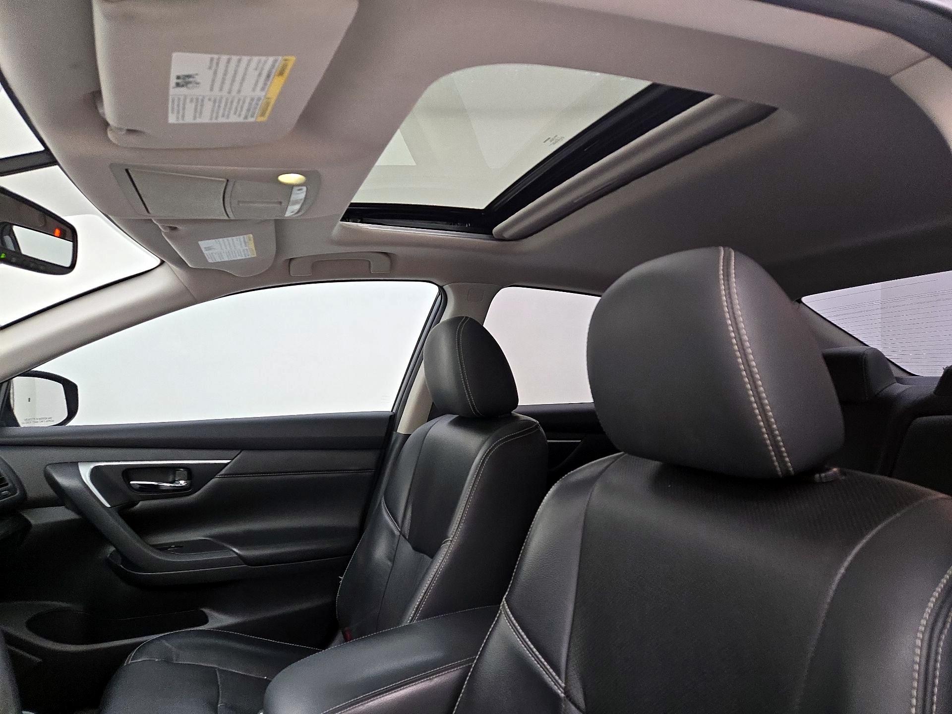 Thumbnail: 2017 Nissan Altima - 19