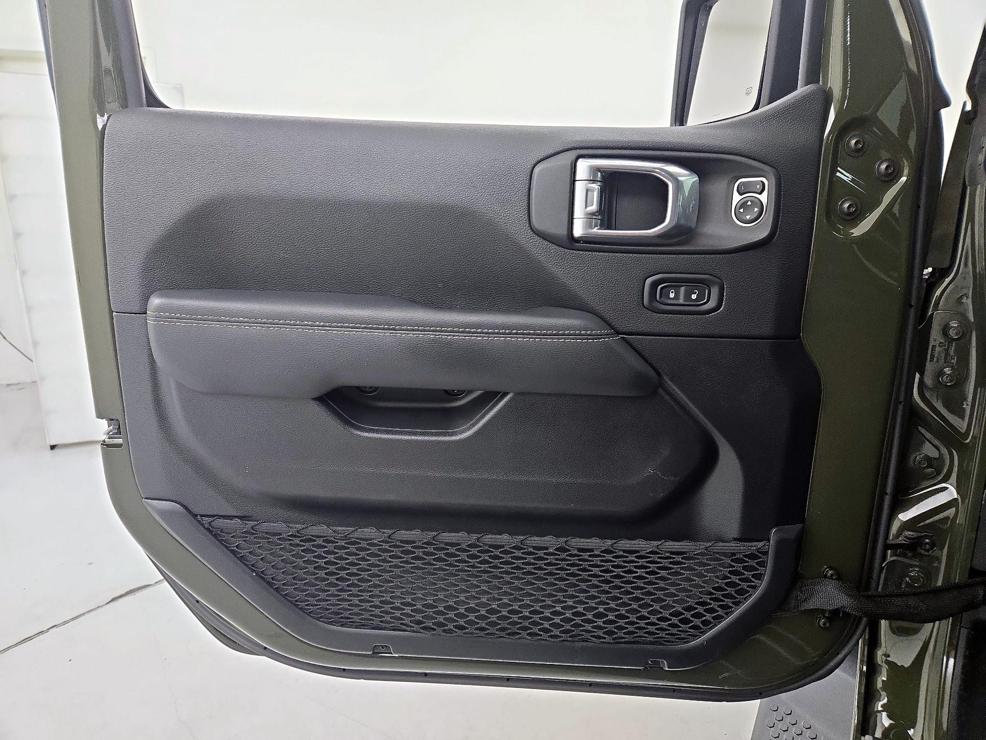 Thumbnail: 2021 Jeep Wrangler - 12
