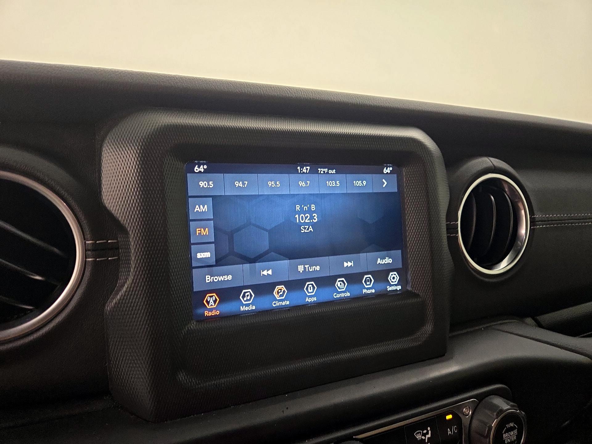 Thumbnail: 2021 Jeep Wrangler - 15