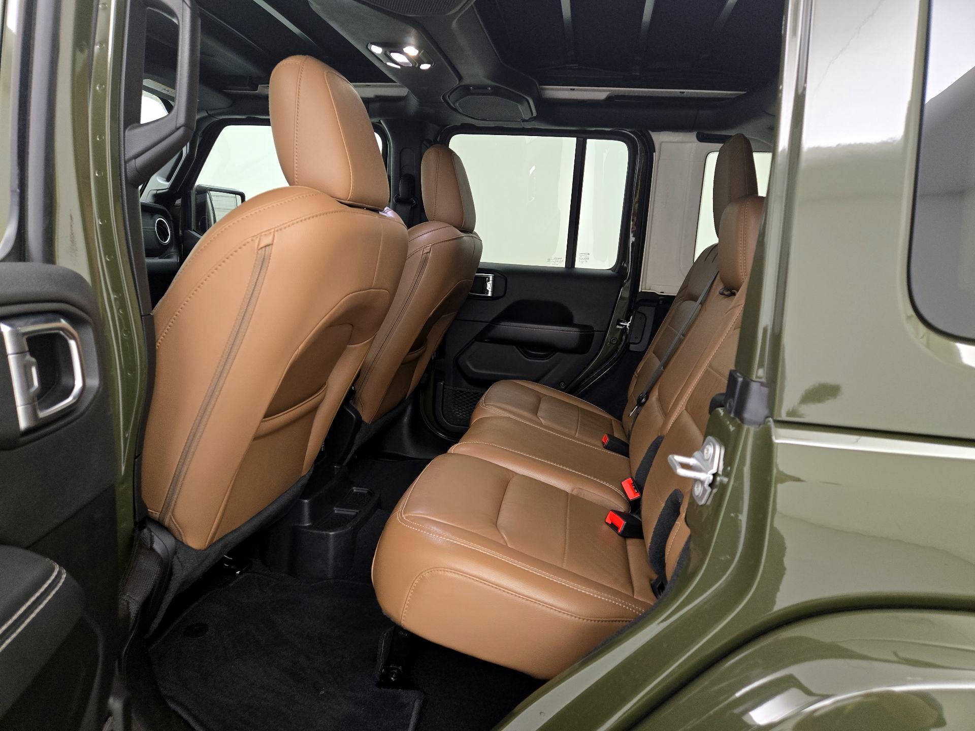 Thumbnail: 2021 Jeep Wrangler - 20