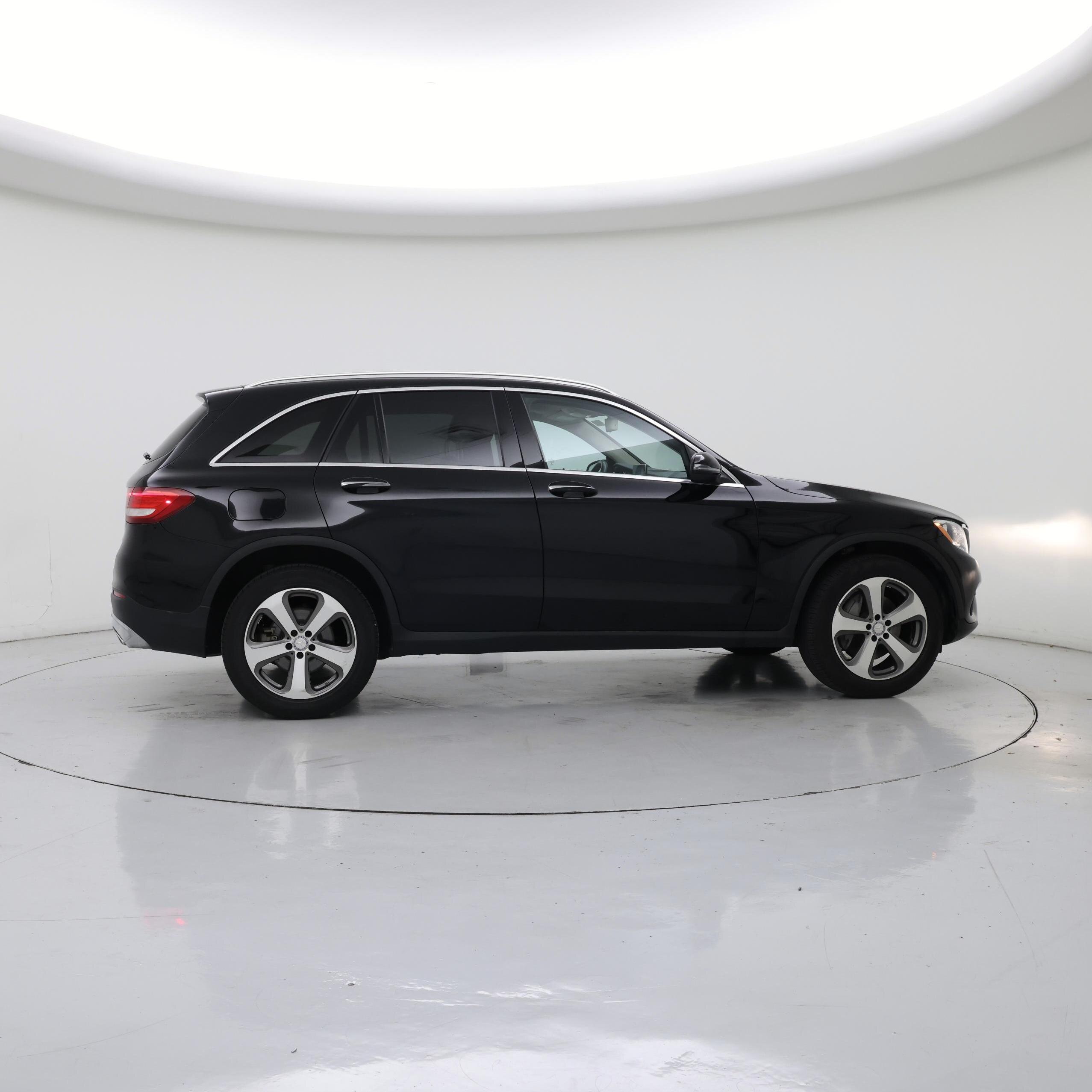 Thumbnail: 2016 Mercedes-Benz GLC - 7
