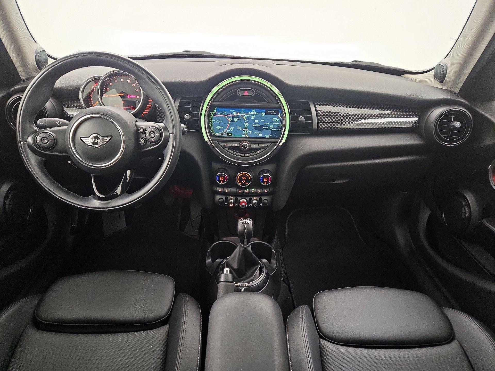 Thumbnail: 2017 MINI Cooper Hardtop - 9
