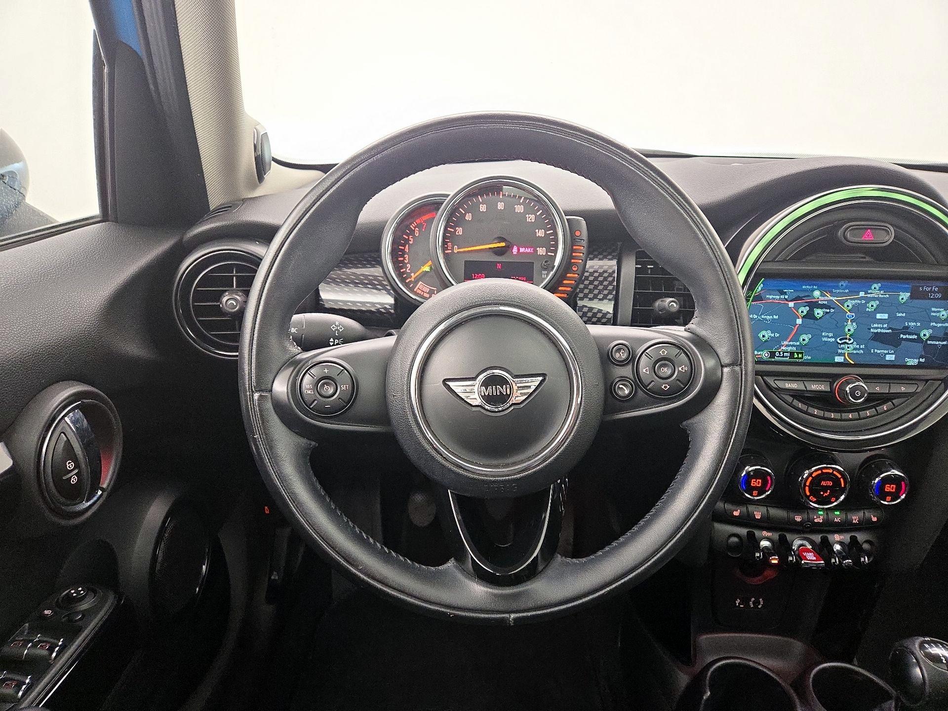 Thumbnail: 2017 MINI Cooper Hardtop - 10