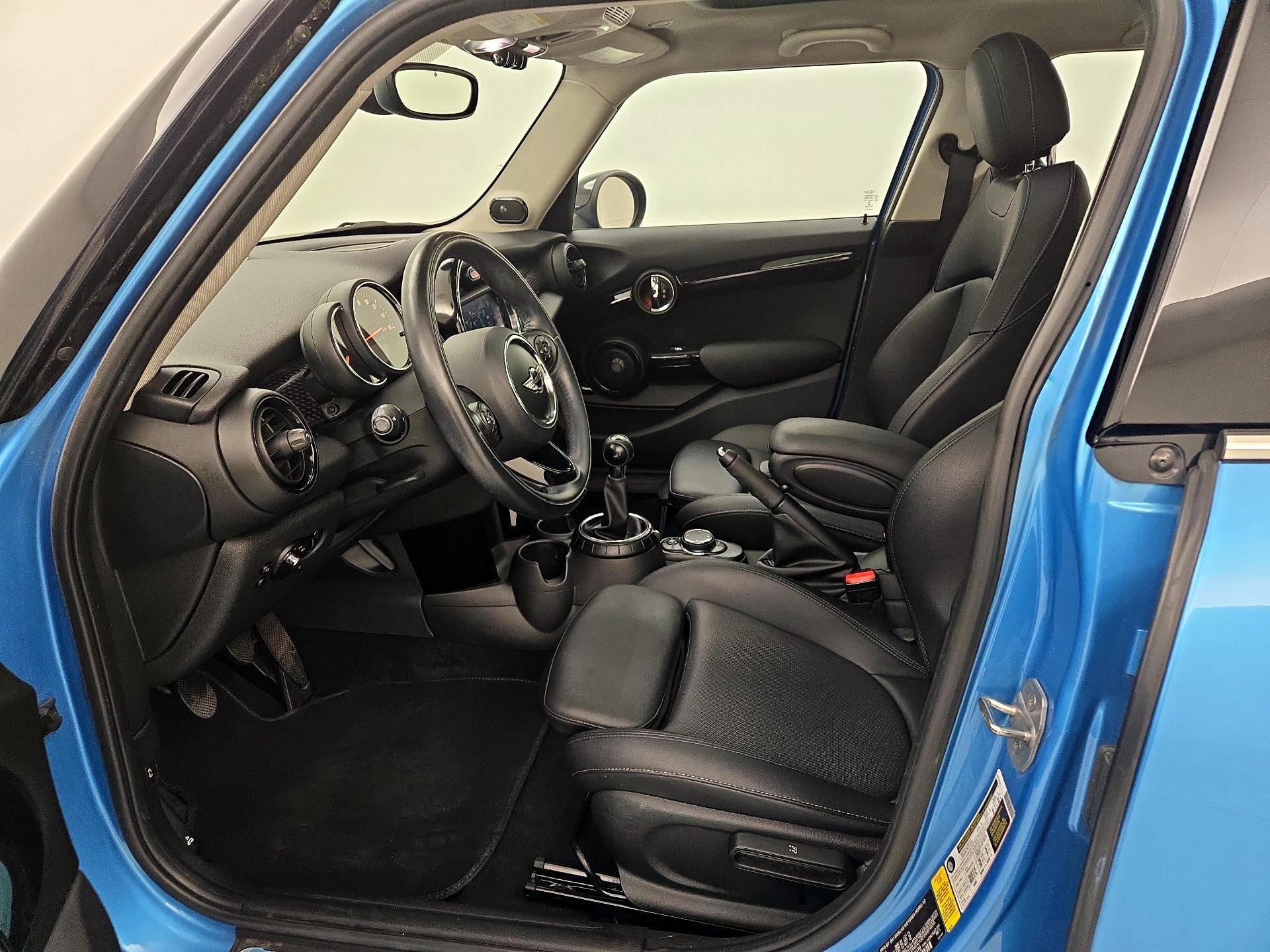 Thumbnail: 2017 MINI Cooper Hardtop - 11