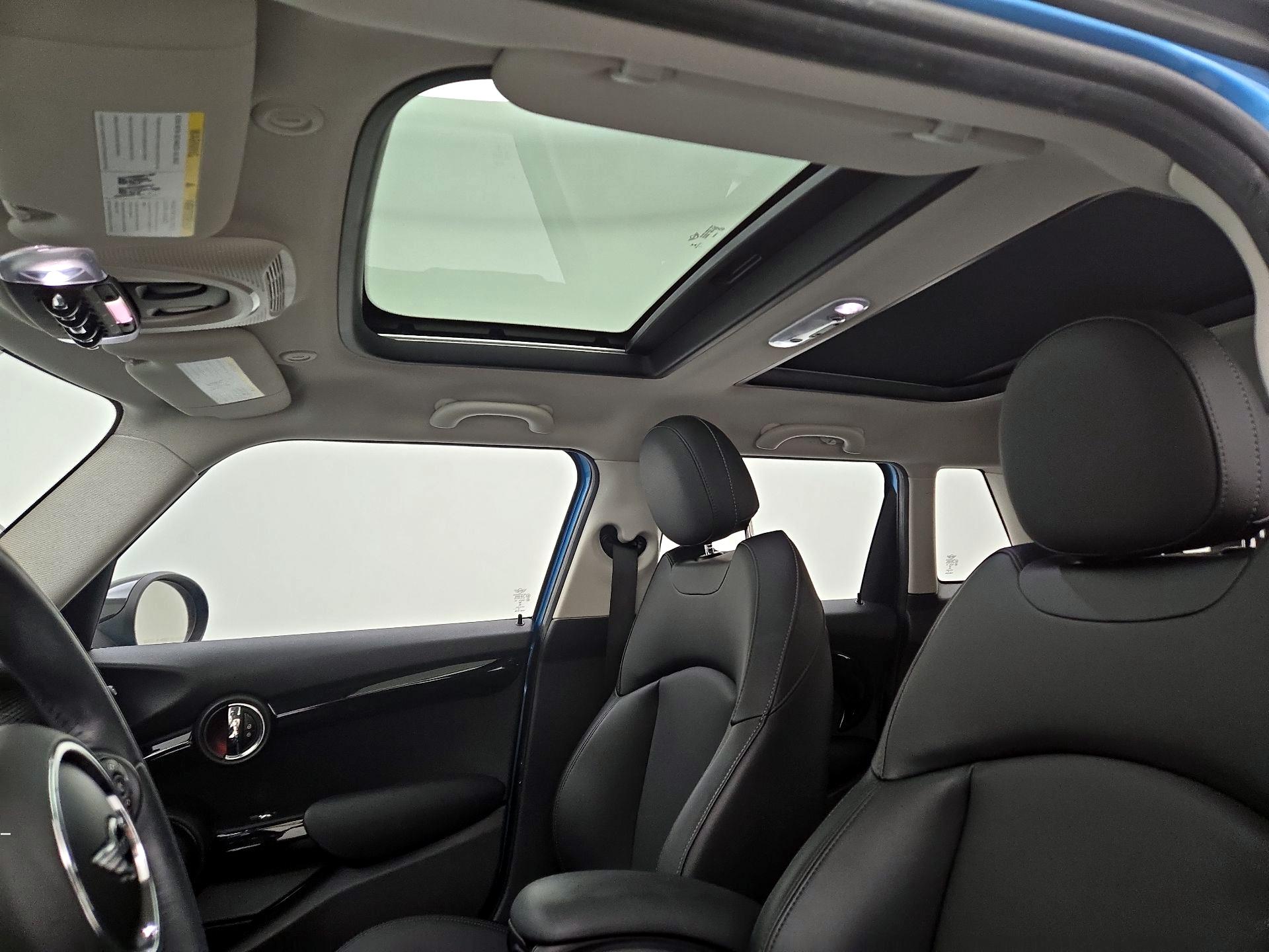Thumbnail: 2017 MINI Cooper Hardtop - 20