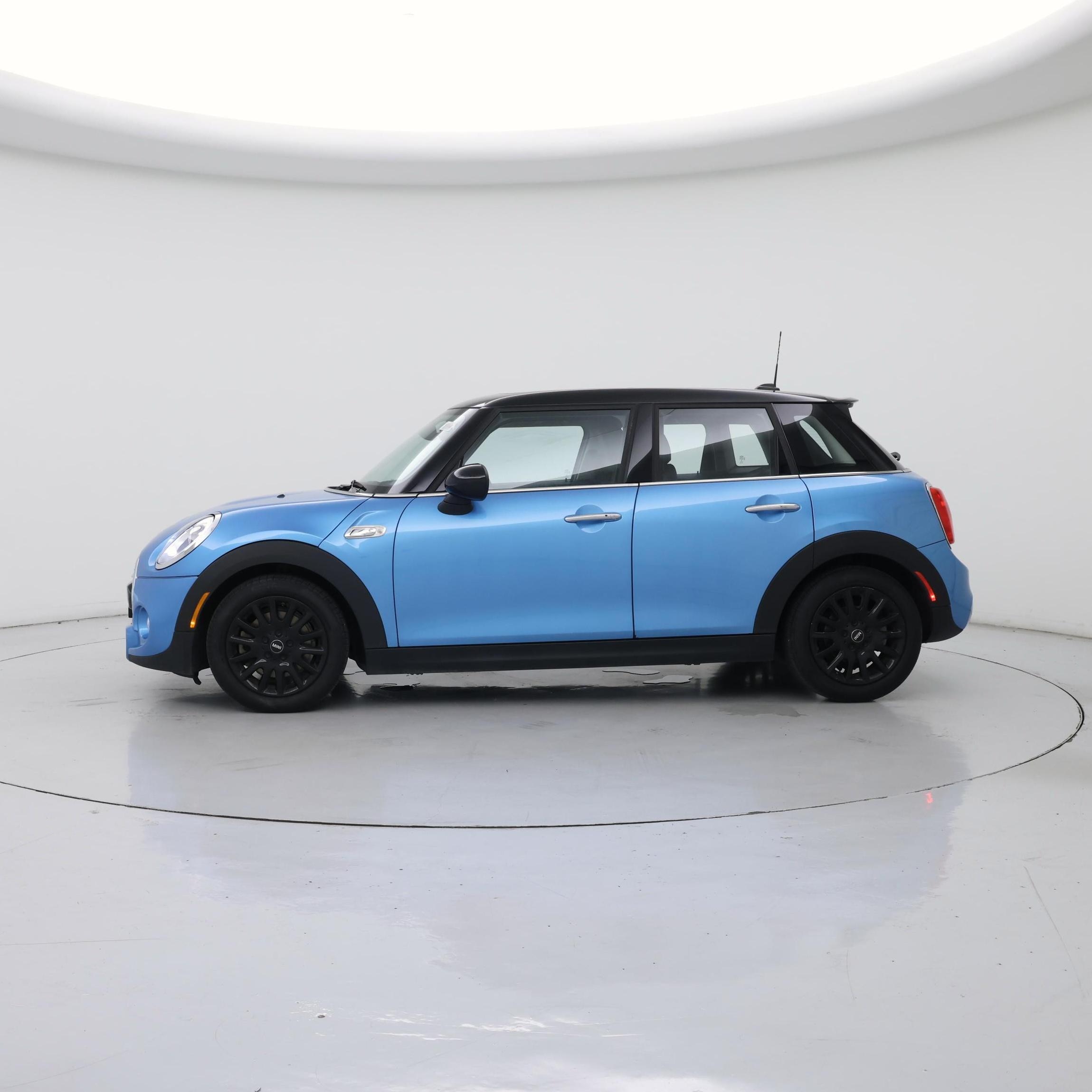 Thumbnail: 2017 MINI Cooper Hardtop - 3
