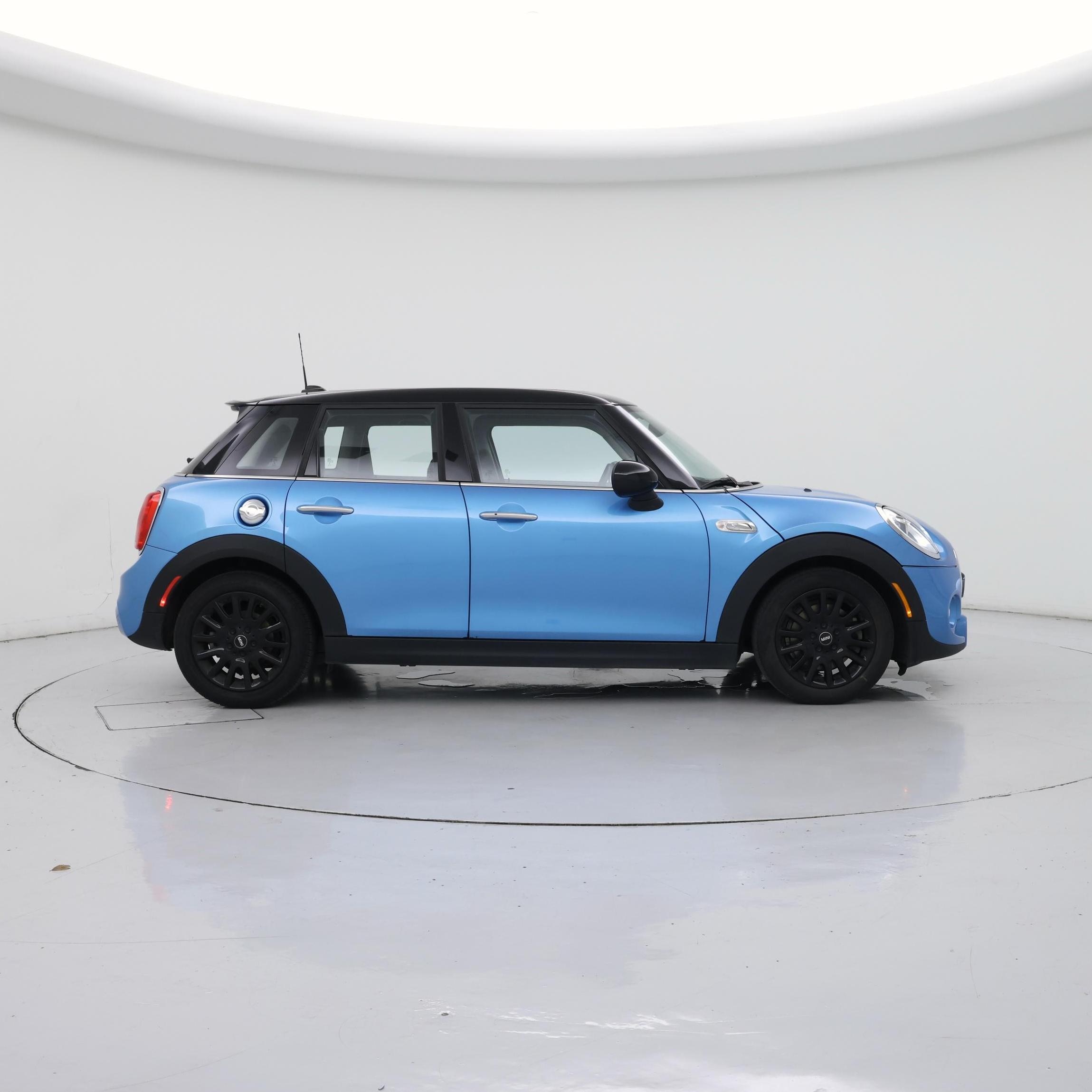 Thumbnail: 2017 MINI Cooper Hardtop - 7