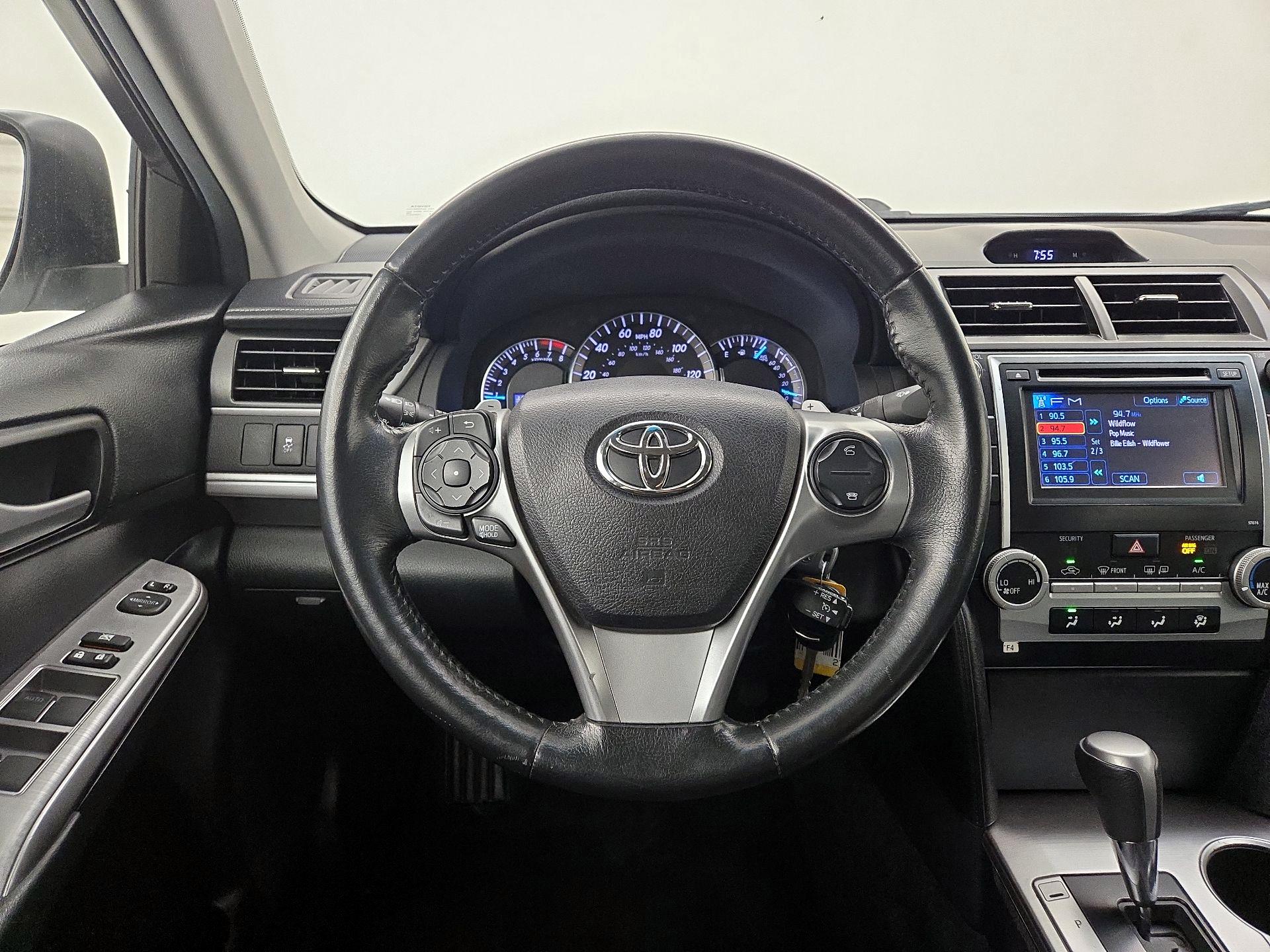 Thumbnail: 2014 Toyota Camry - 10