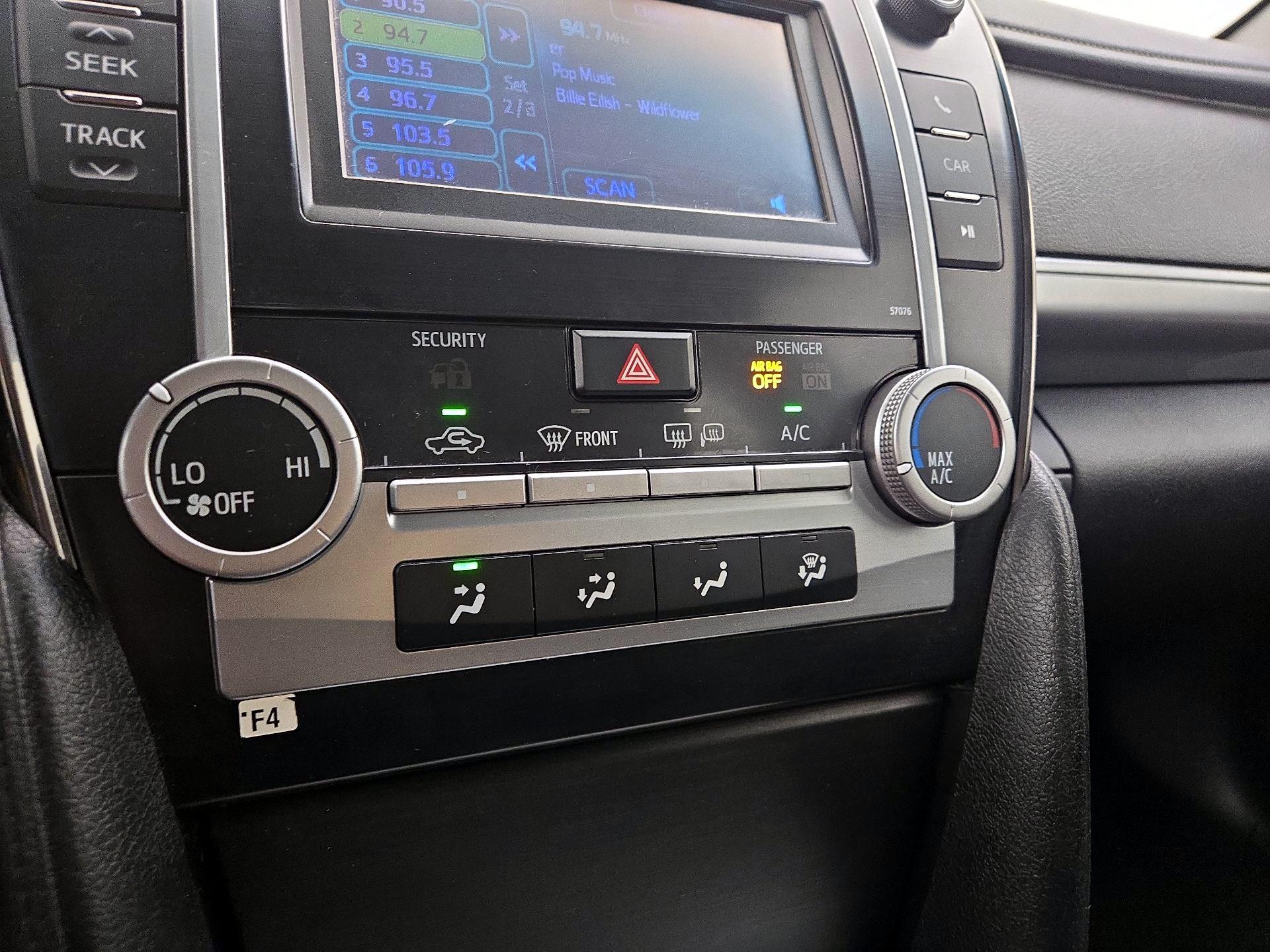 Thumbnail: 2014 Toyota Camry - 15