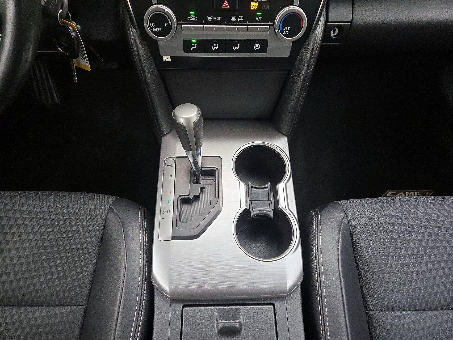 Thumbnail: 2014 Toyota Camry - 16
