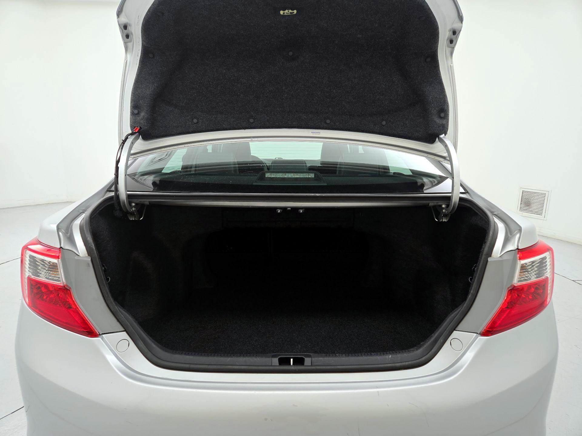 Thumbnail: 2014 Toyota Camry - 19