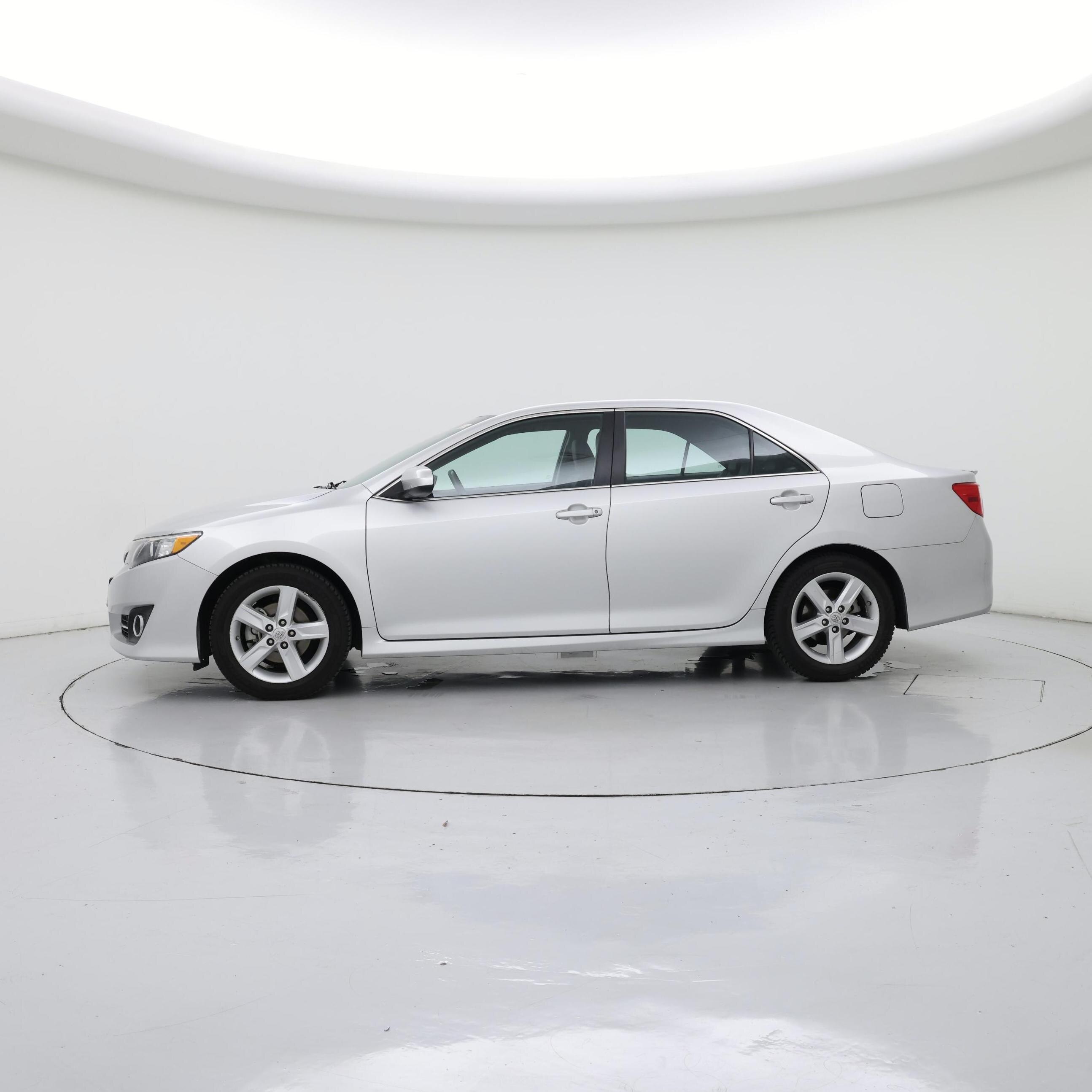 Thumbnail: 2014 Toyota Camry - 3