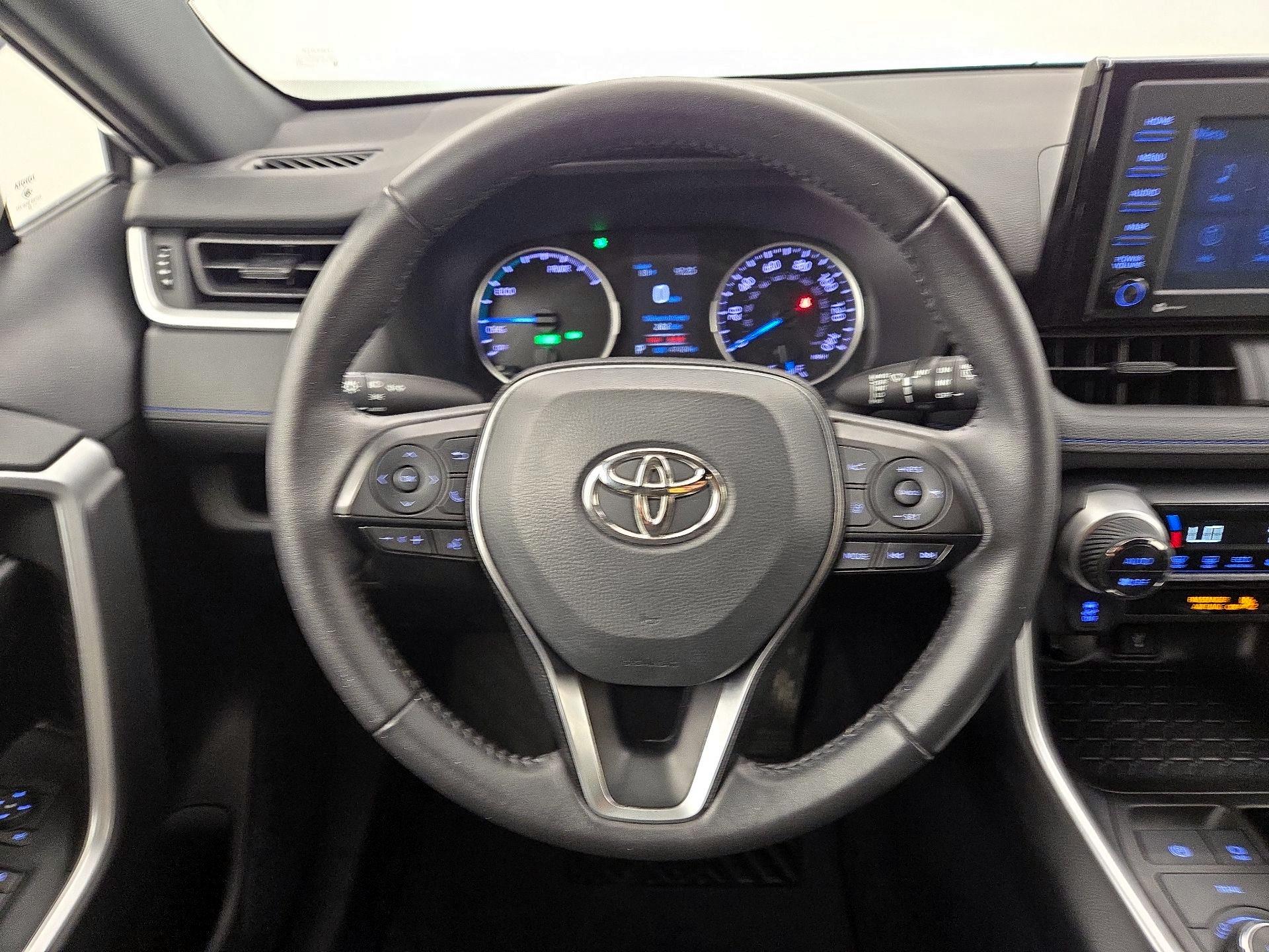 Thumbnail: 2022 Toyota RAV4 - 10