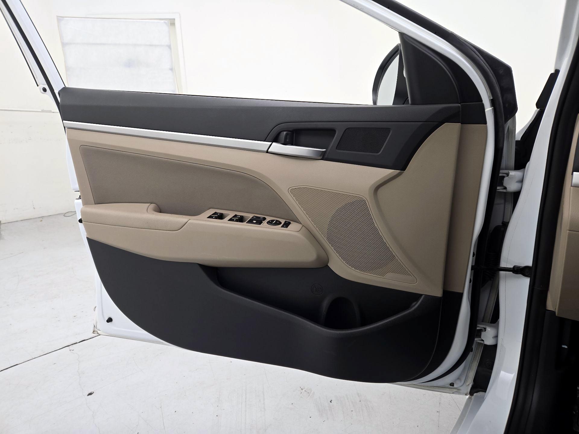 Thumbnail: 2019 Hyundai Elantra - 12