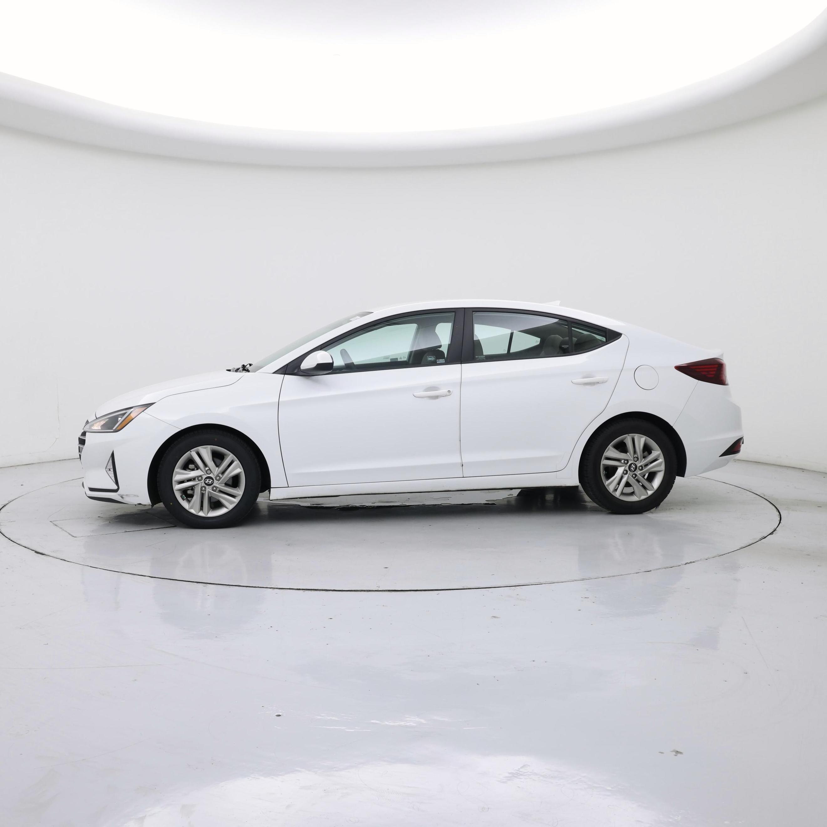 Thumbnail: 2019 Hyundai Elantra - 3