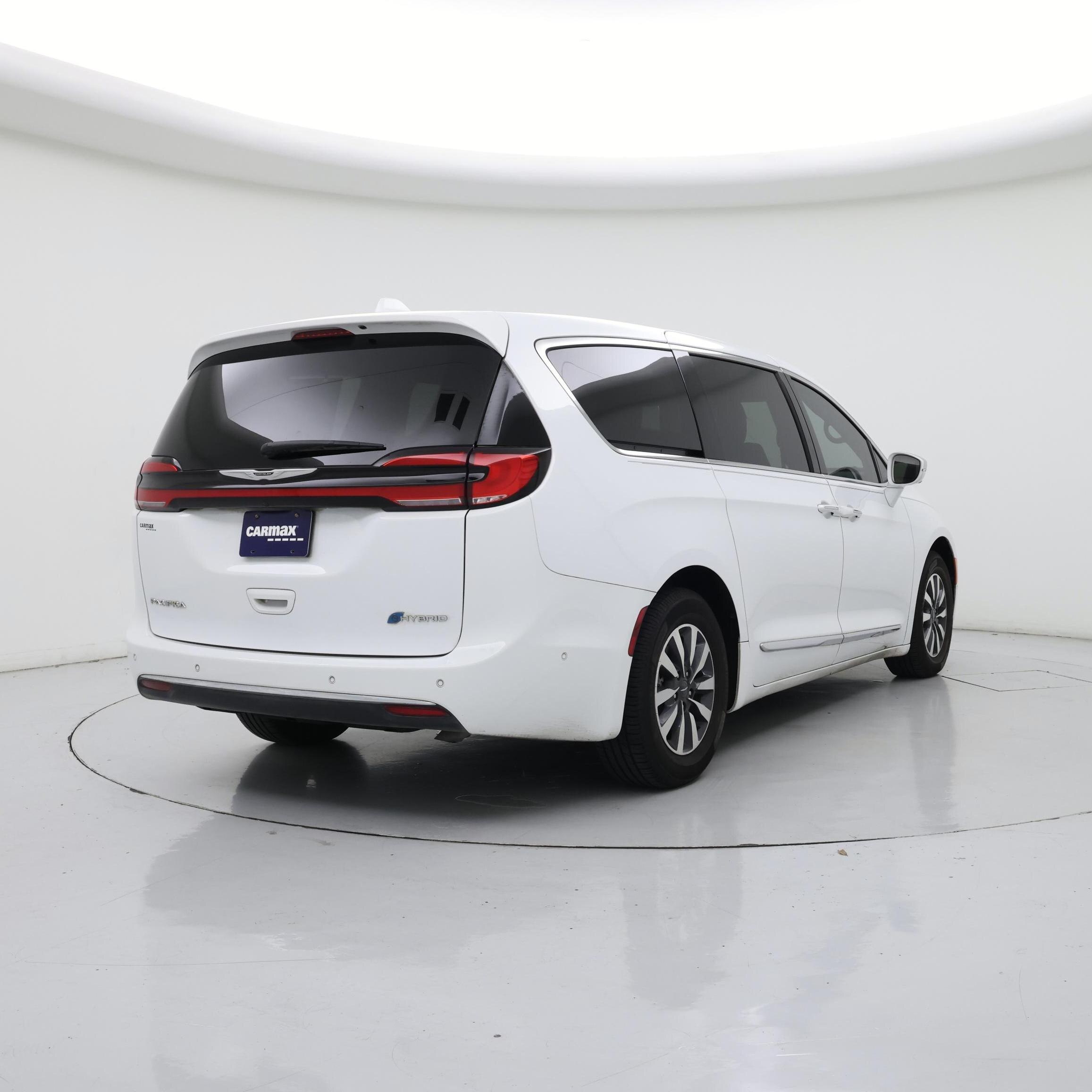 Thumbnail: 2022 Chrysler Pacifica - 8