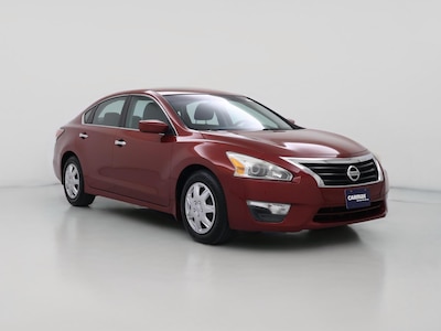 Red 2015 Nissan Altima S
