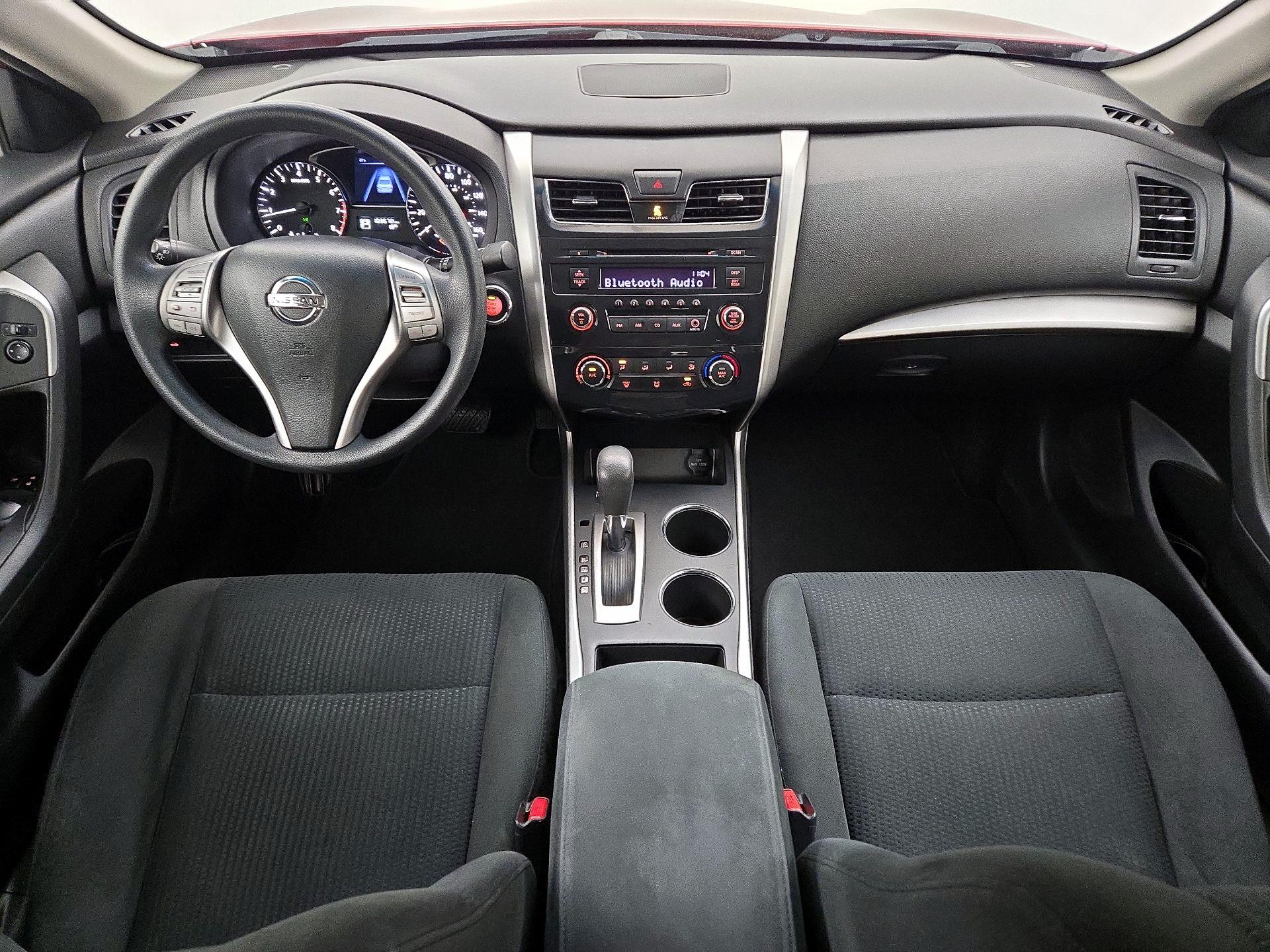 Thumbnail: 2015 Nissan Altima - 9