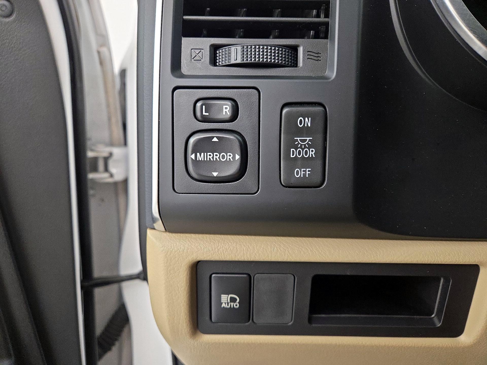 Thumbnail: 2019 Toyota Sequoia - 13