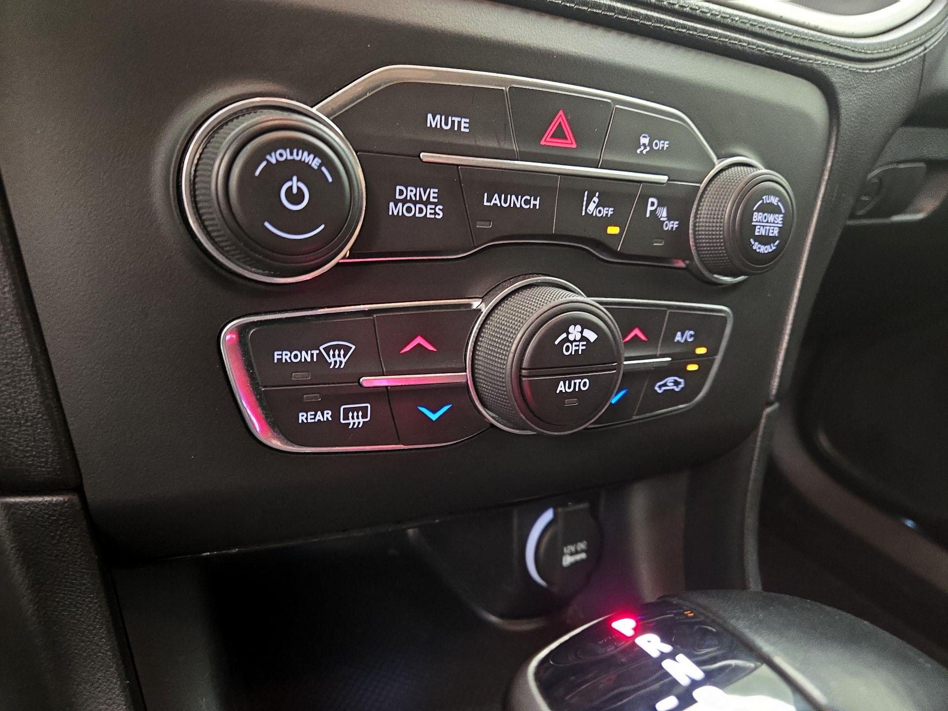 Thumbnail: 2020 Dodge Charger - 16