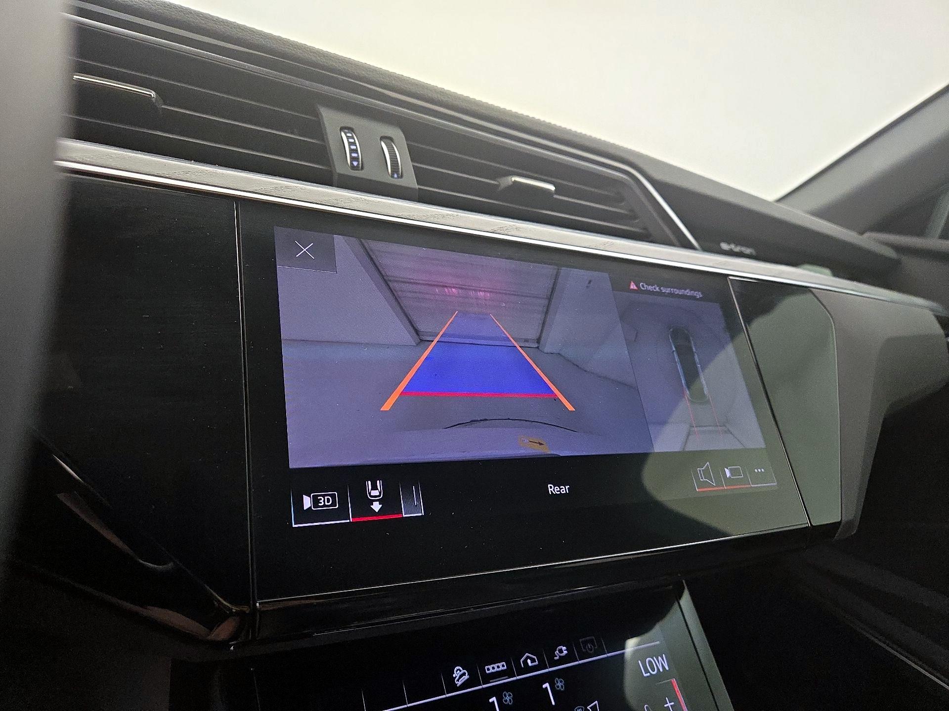 Thumbnail: 2024 Audi Q8 e-tron - 15