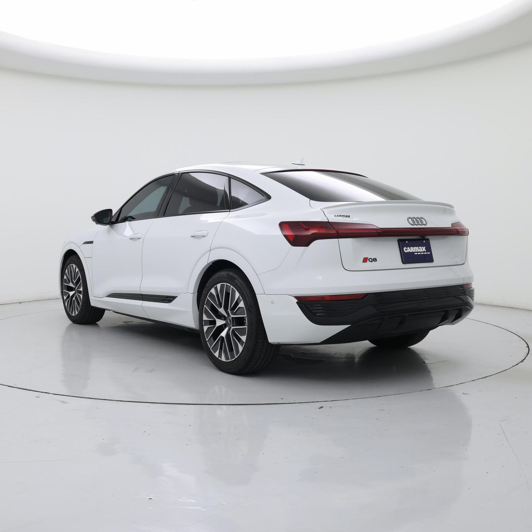 Thumbnail: 2024 Audi Q8 e-tron - 2