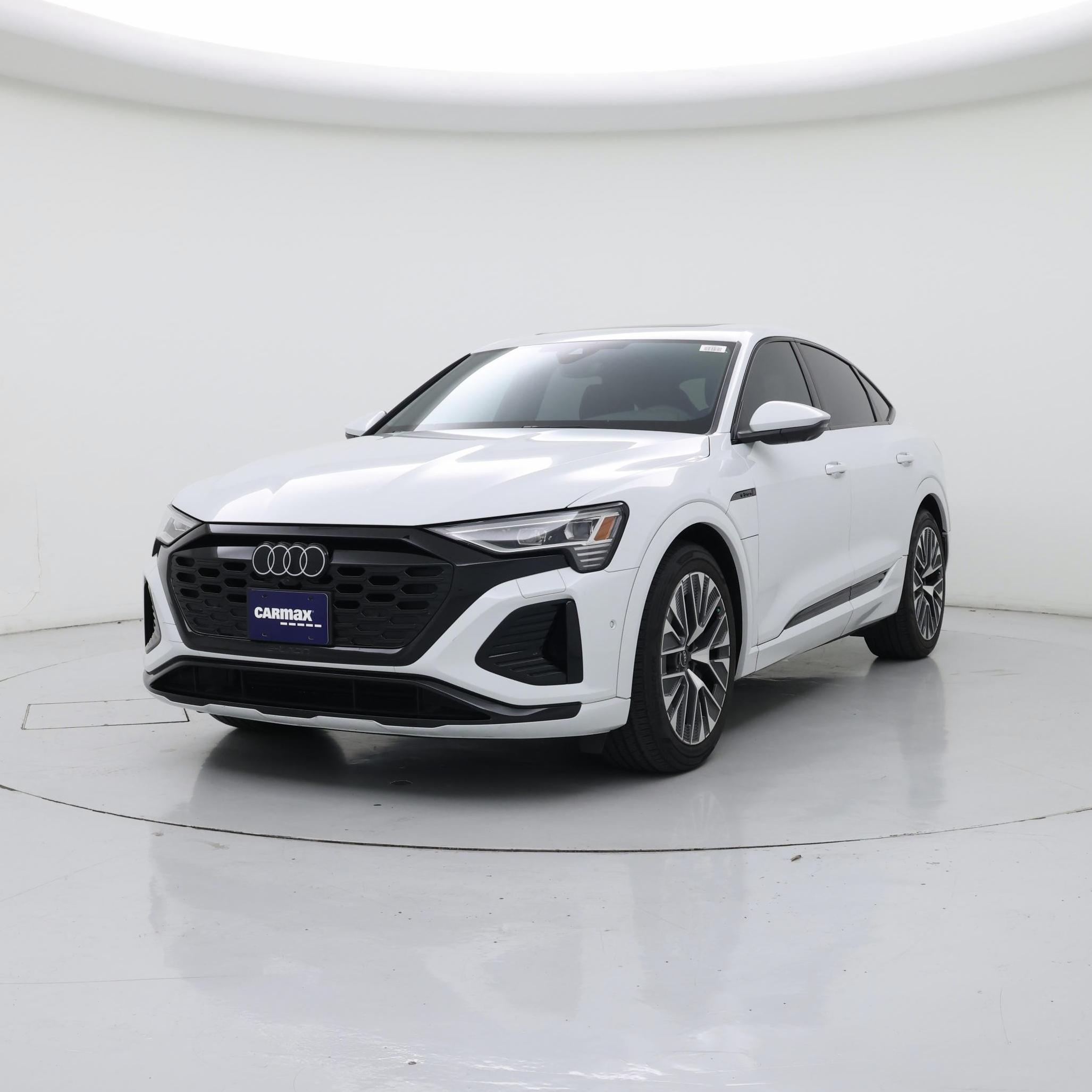 Thumbnail: 2024 Audi Q8 e-tron - 4