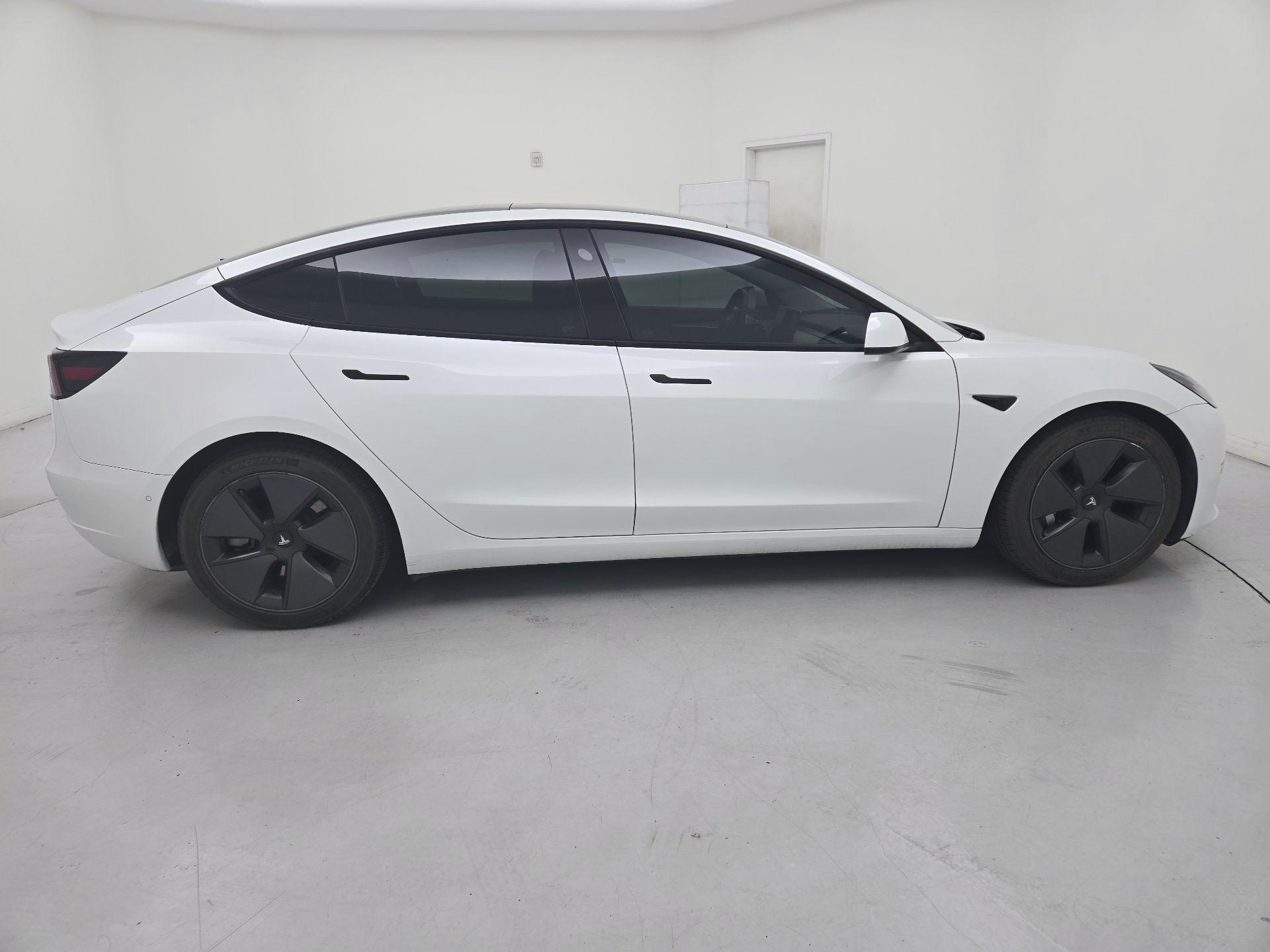 Thumbnail: 2021 Tesla Model 3 - 4